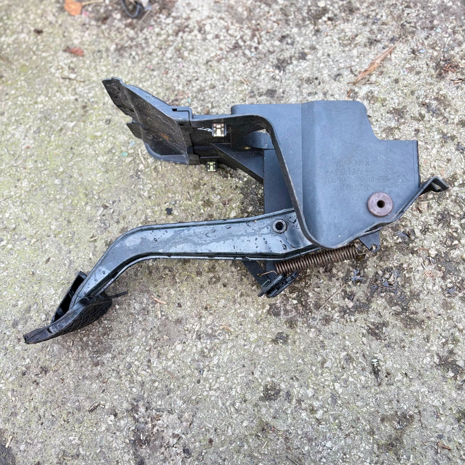 FOR MERCEDES C-CLASS W203 2000-2007 AUTOMATIC BRAKE PEDAL A2036891008