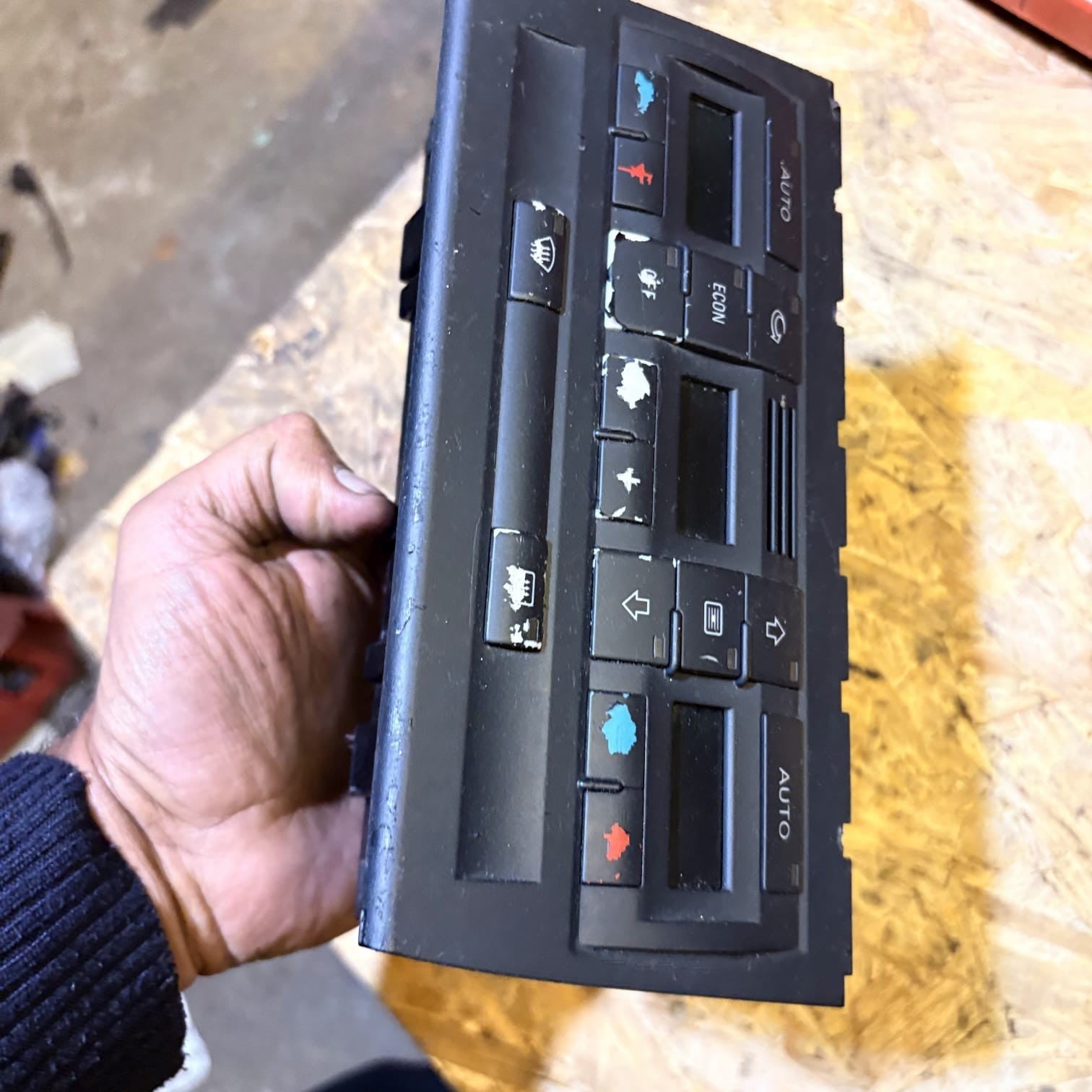 AUDI A4 B7 CLIMATE CONTROL UNIT 8E0820043B 2002