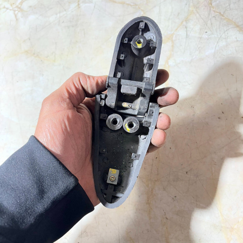 HYUNDAI SANTA FE 2000-2006 Right Side Rear Window Glass Liftgate Hinge