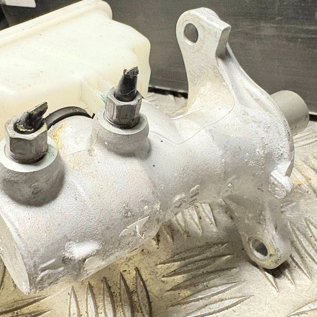 Peugeot 308 GT Mk2 2014-2021 Brake Master Cylinder 2017 32069745