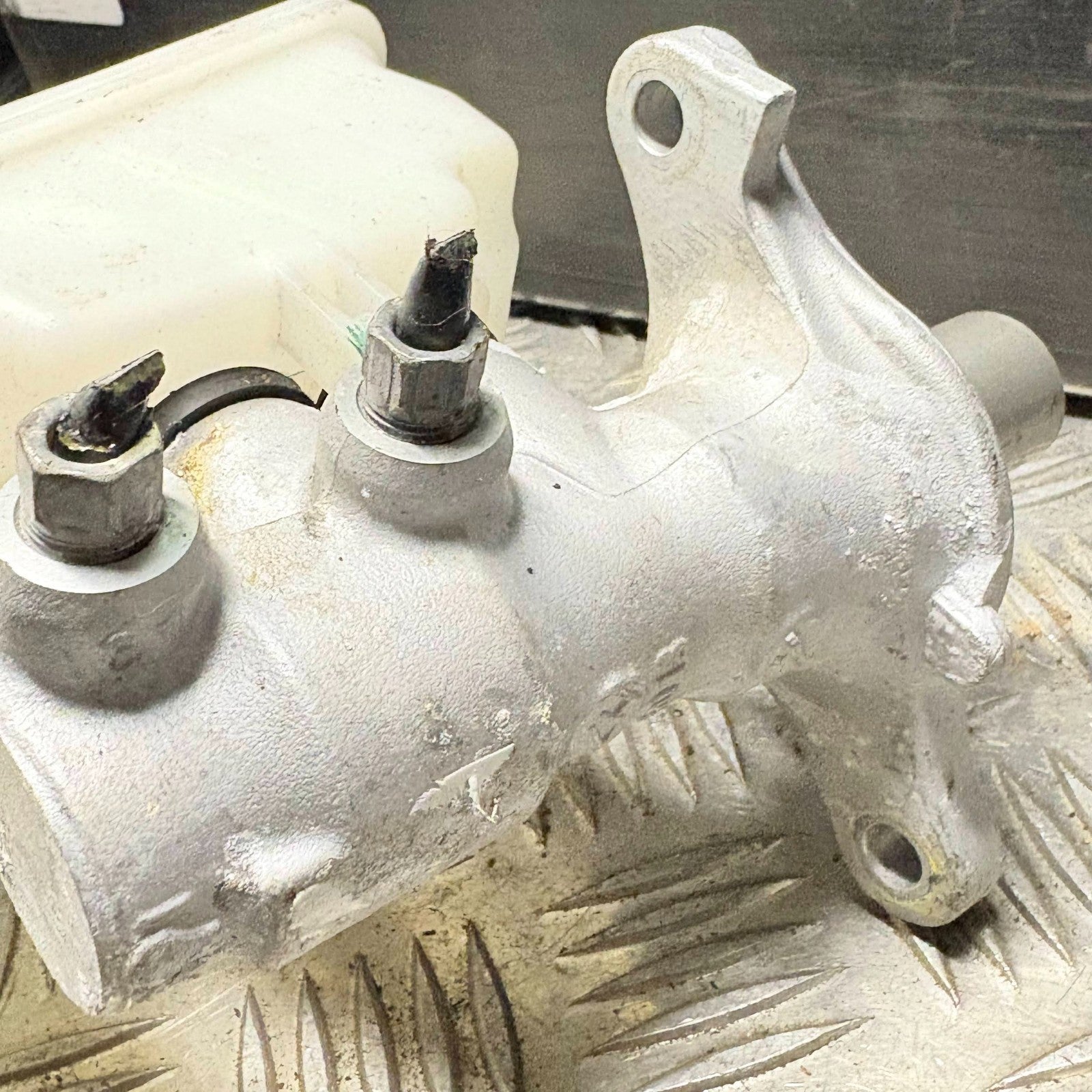 Peugeot 308 GT Mk2 2014-2021 Brake Master Cylinder 2017 32069745