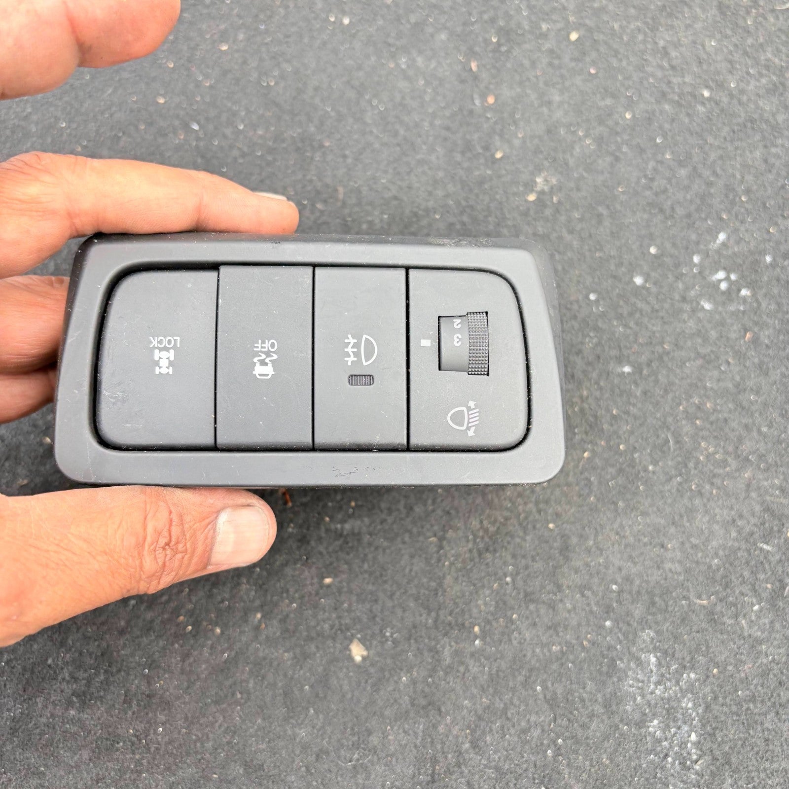 SSANGYONG KORANDO 2016 TRACTION CONTROL SWITCH PANEL
