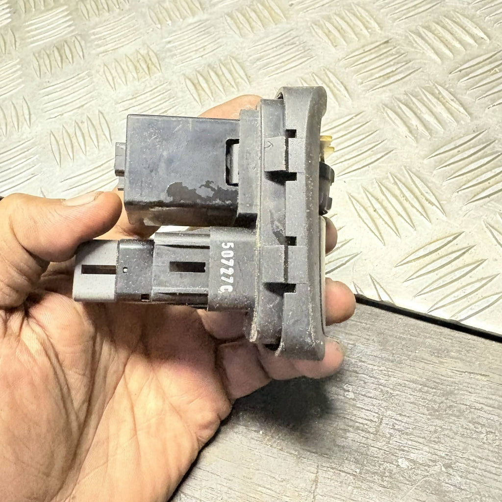 HYUNDAI SANTA FÉ IV TM Switches 9360026700 2.0 Petrol/electricity 22683327 2006