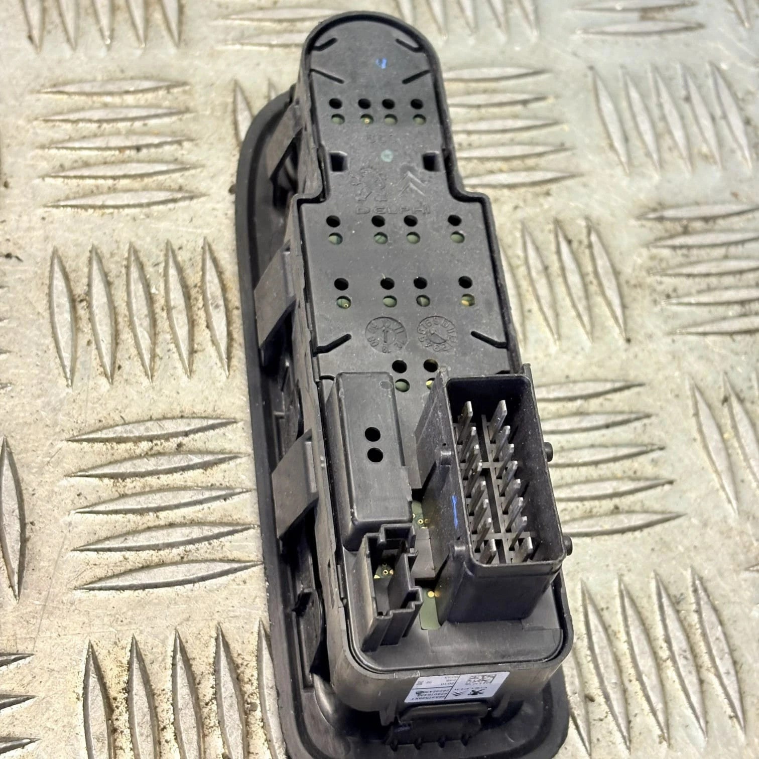 Citroen C3 2009-2016 Front Right RHD Driver Window Mirror Switch 96637529XT