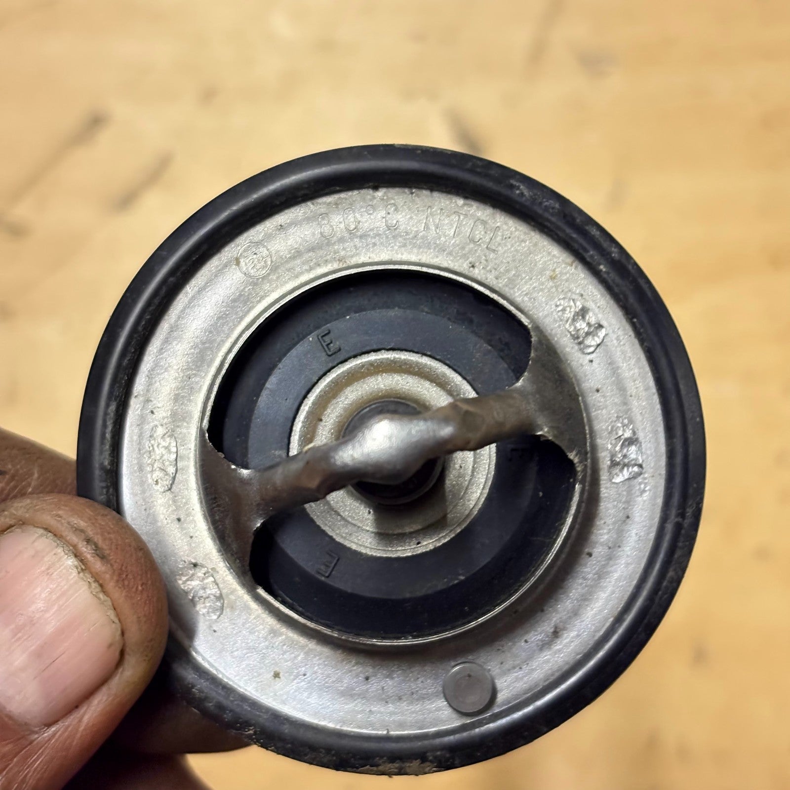 TOYOTA ESTIMA HYBRID MK2 2000-2006 Thermostat