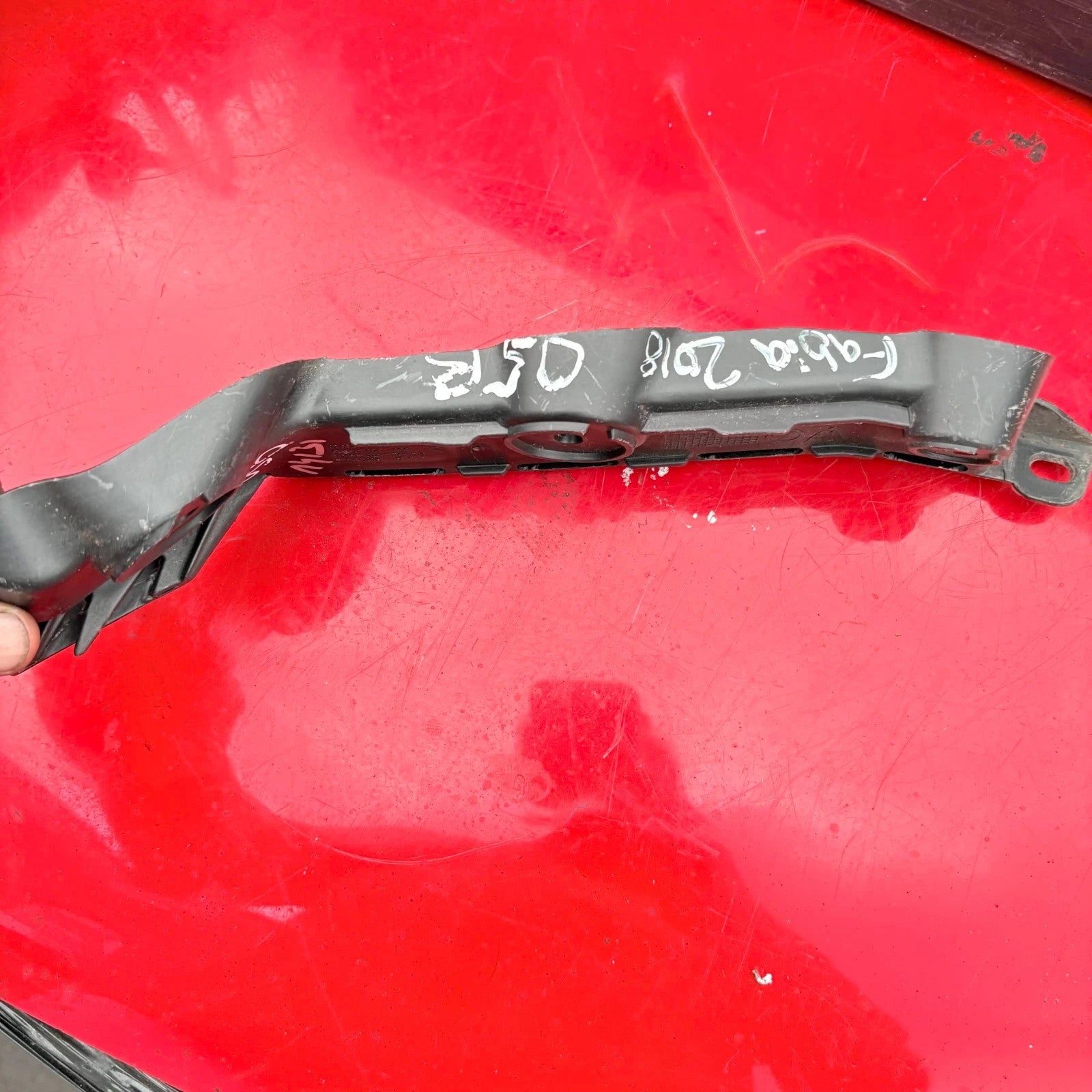 Skoda Fabia Rear Bumper Right Side Bracket 2018 6V9807394