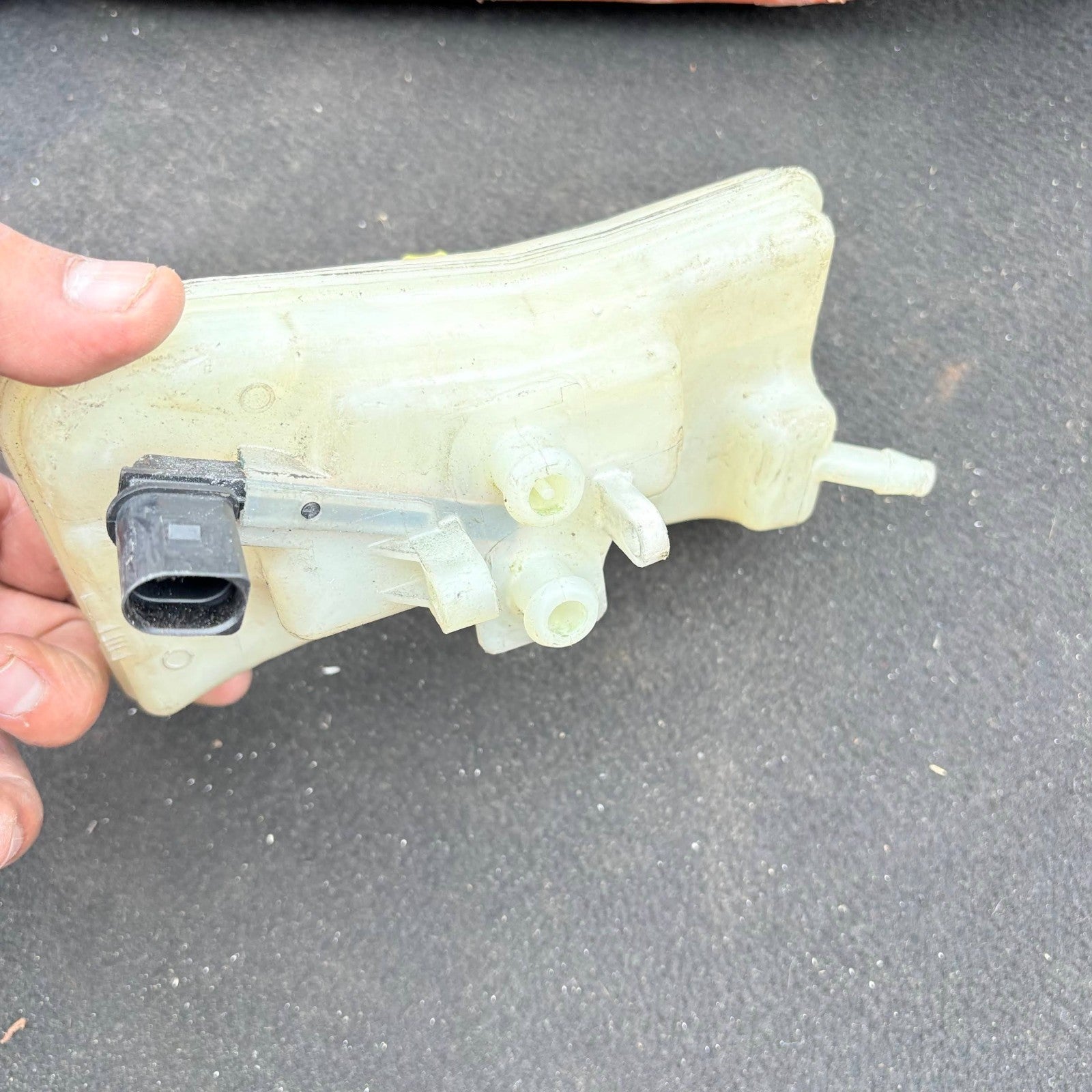 Audi A4 B8 Brake Fluid Reservoir Expansion Tank 2008-2012