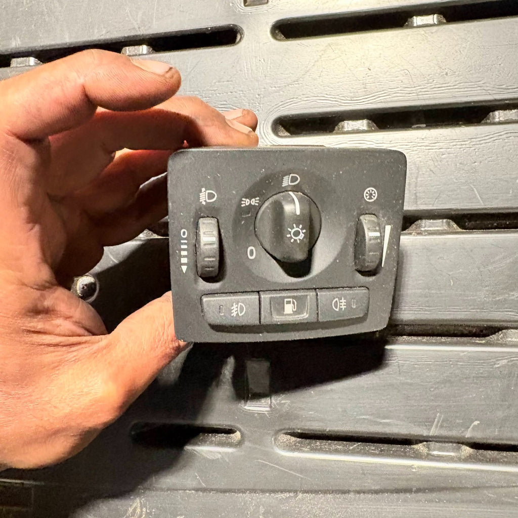 VOLVO V50 2004-2010 HEADLIGHT SWITCH CLUSTER 30739300