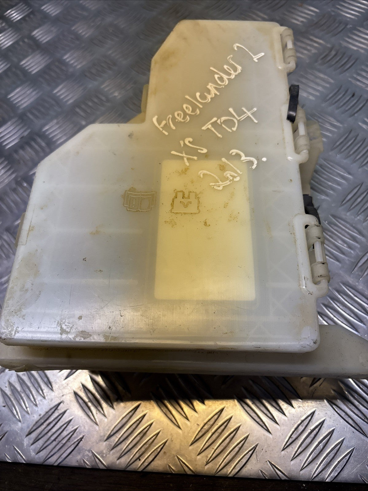2009 LAND ROVER FREELANDER 2 HST FUSE BOX