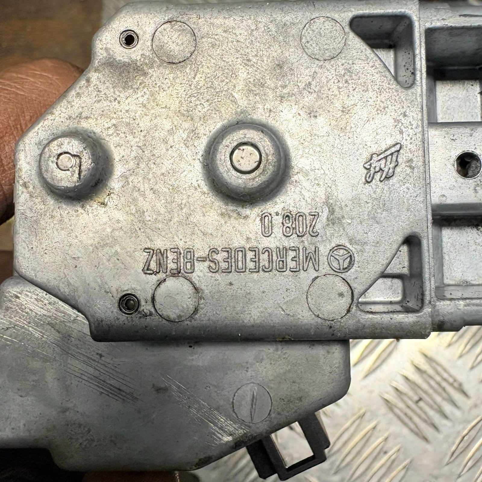 Mercedes Benz 1998 Ignition Switch Lock Control Module Key