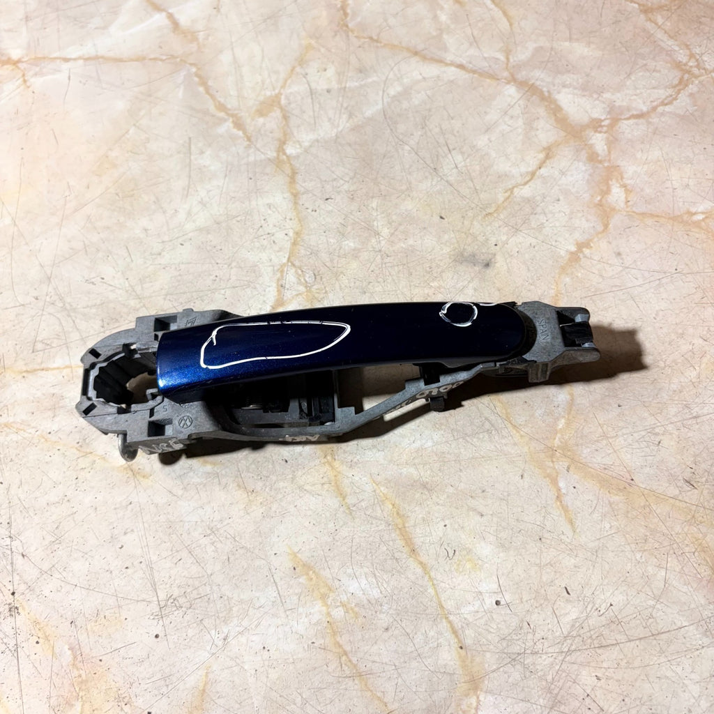 VOLKSWAGEN POLO 2003-2009 DOOR HANDLE EXTERIOR FRONT LEFT SIDE Passenger