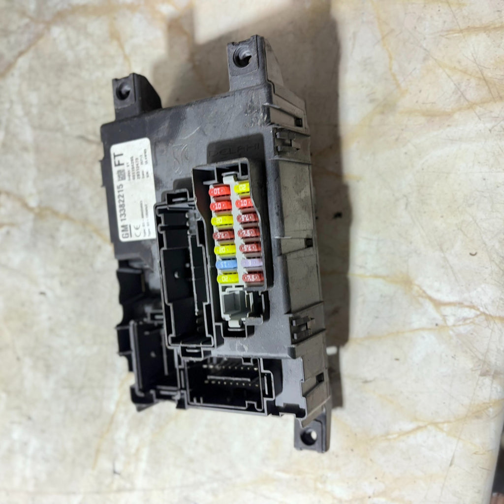 Vauxhall Corsa D BCM/BCU Body Control Module Fuse Box 13382215FT 2009-2014