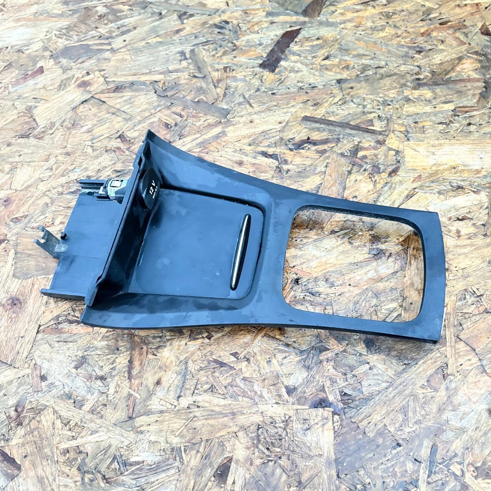 MERCEDES ACLASS W169 2004-2012 CENTRE CONSOLE GEAR SURROUND TRIM ASHTRAY 12V