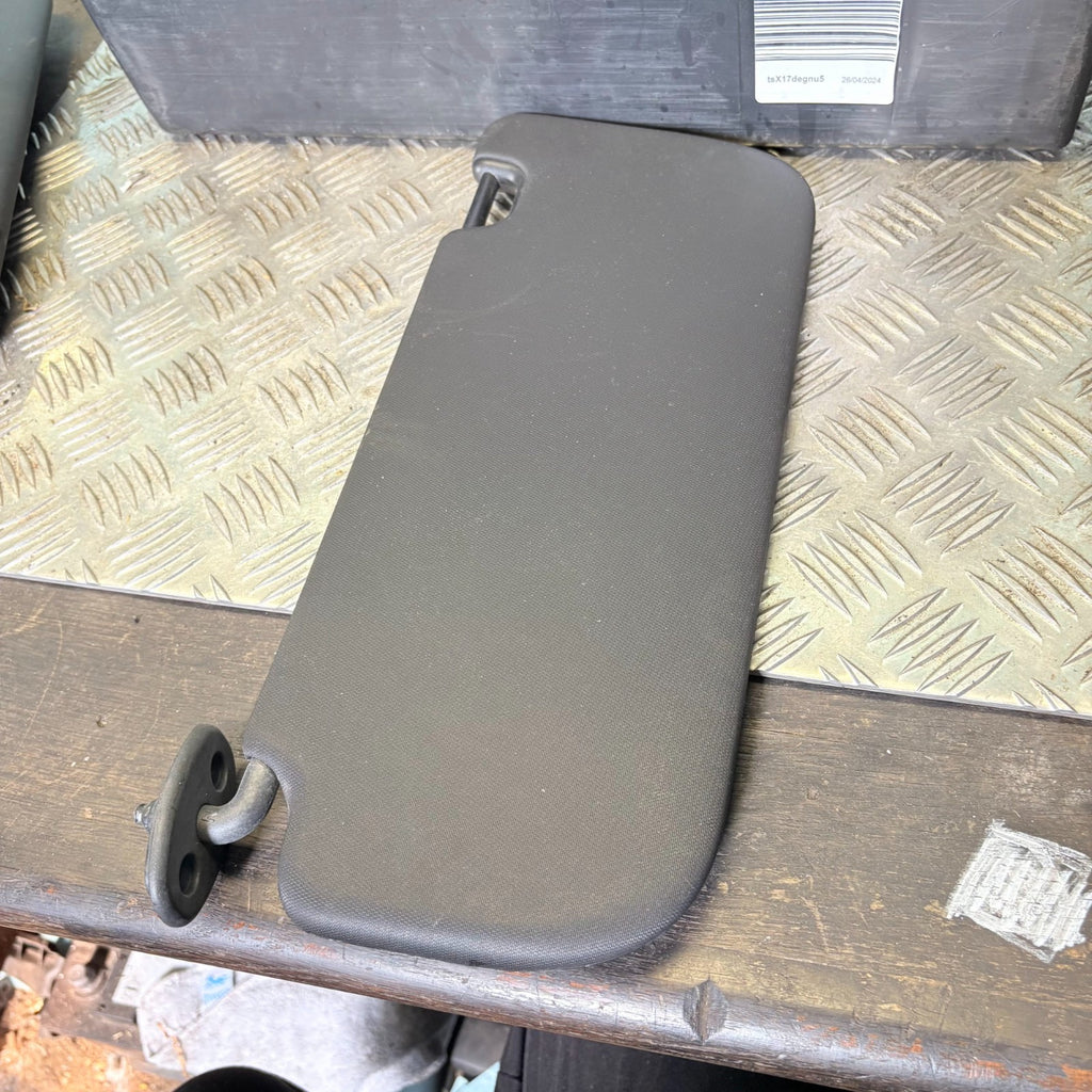Kia Soul Mk1 AM 2009-2013 RHD Driver Right Front Sun Visor Vanity Mirror Black