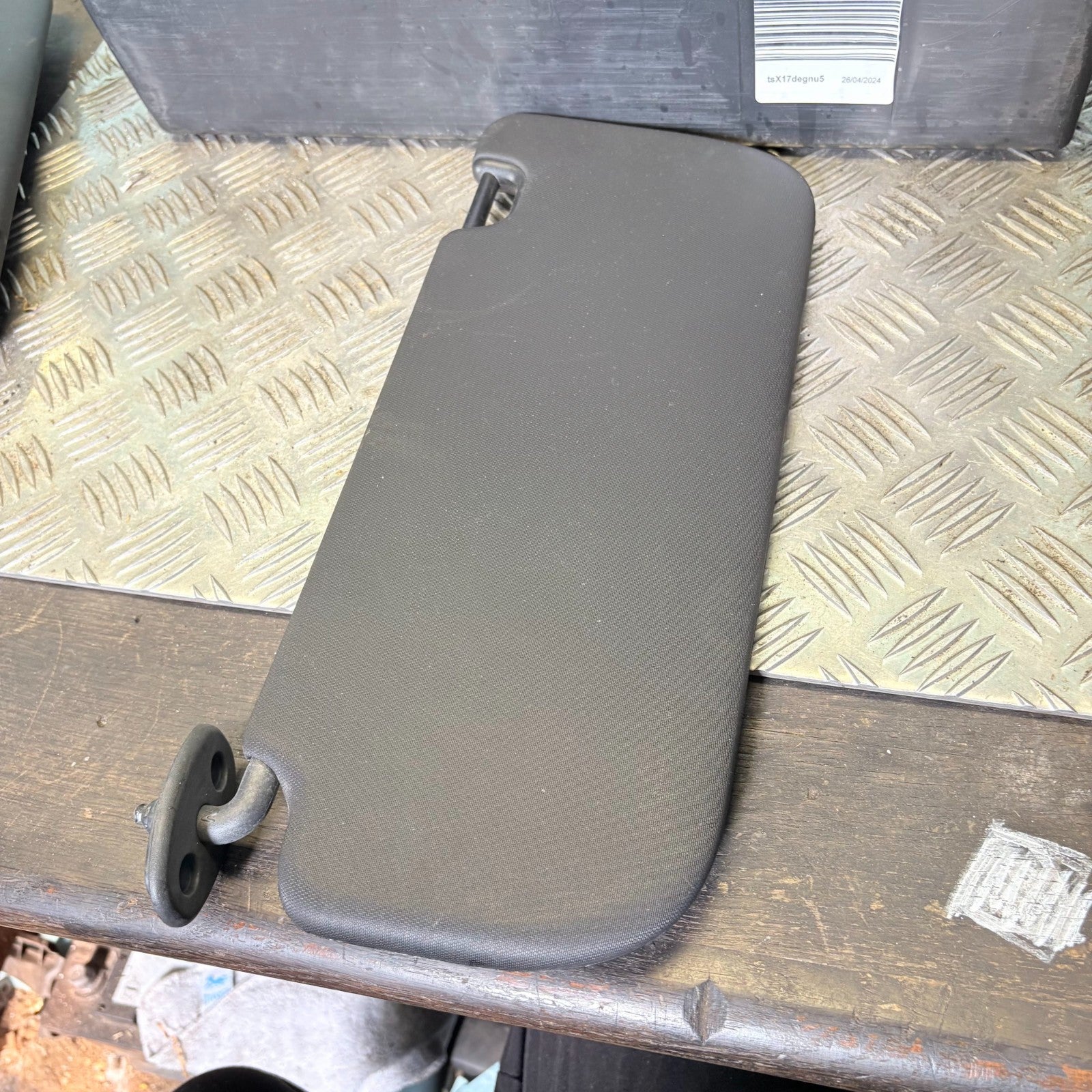 Kia Soul Mk1 AM 2009-2013 RHD Driver Right Front Sun Visor Vanity Mirror Black