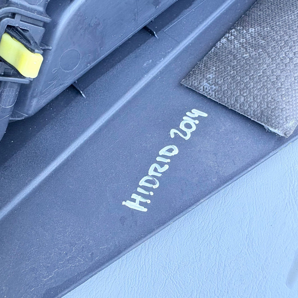 TOYOTA YARIS MK3 XP130 2011-2019 CENTRE CONSOLE CUP HOLDER 589100D290