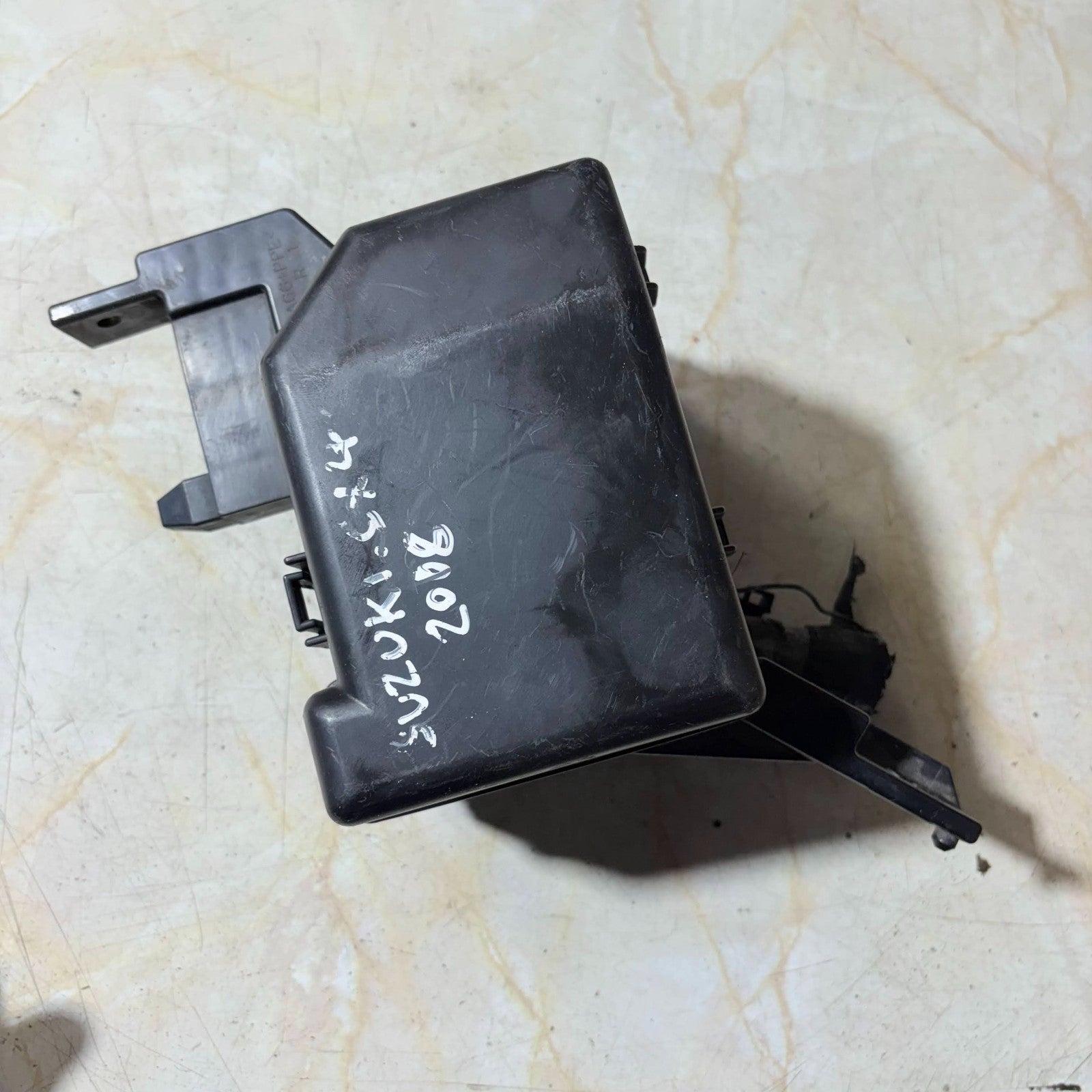 Suzuki SX4 Mk1 2006-2014 Engine Bay Fuse Box 1.6 Petrol