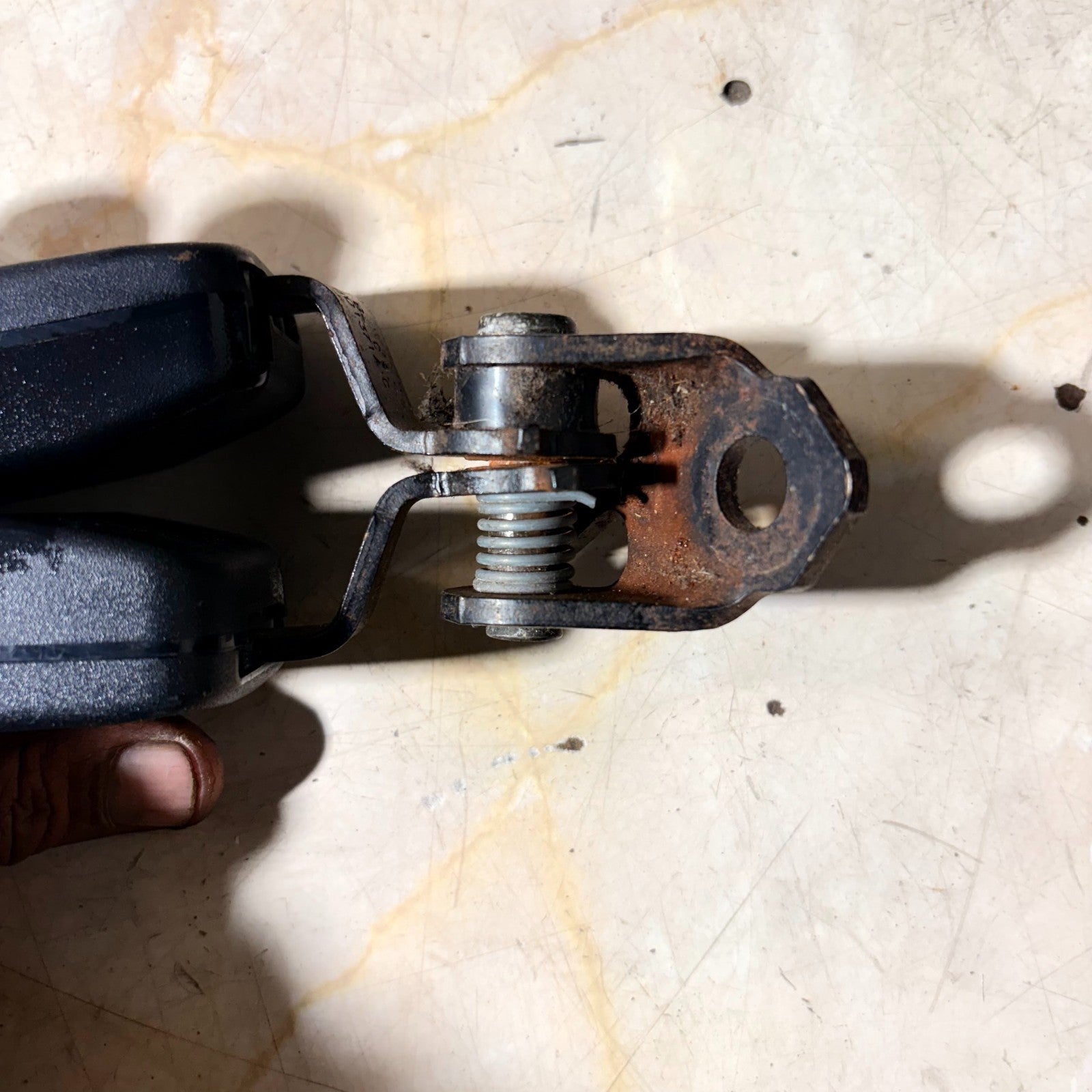 PEUGEOT 407 SEAT BELT BUCKLE REAR TWIN CENTRE MIDDLE 2004-2010