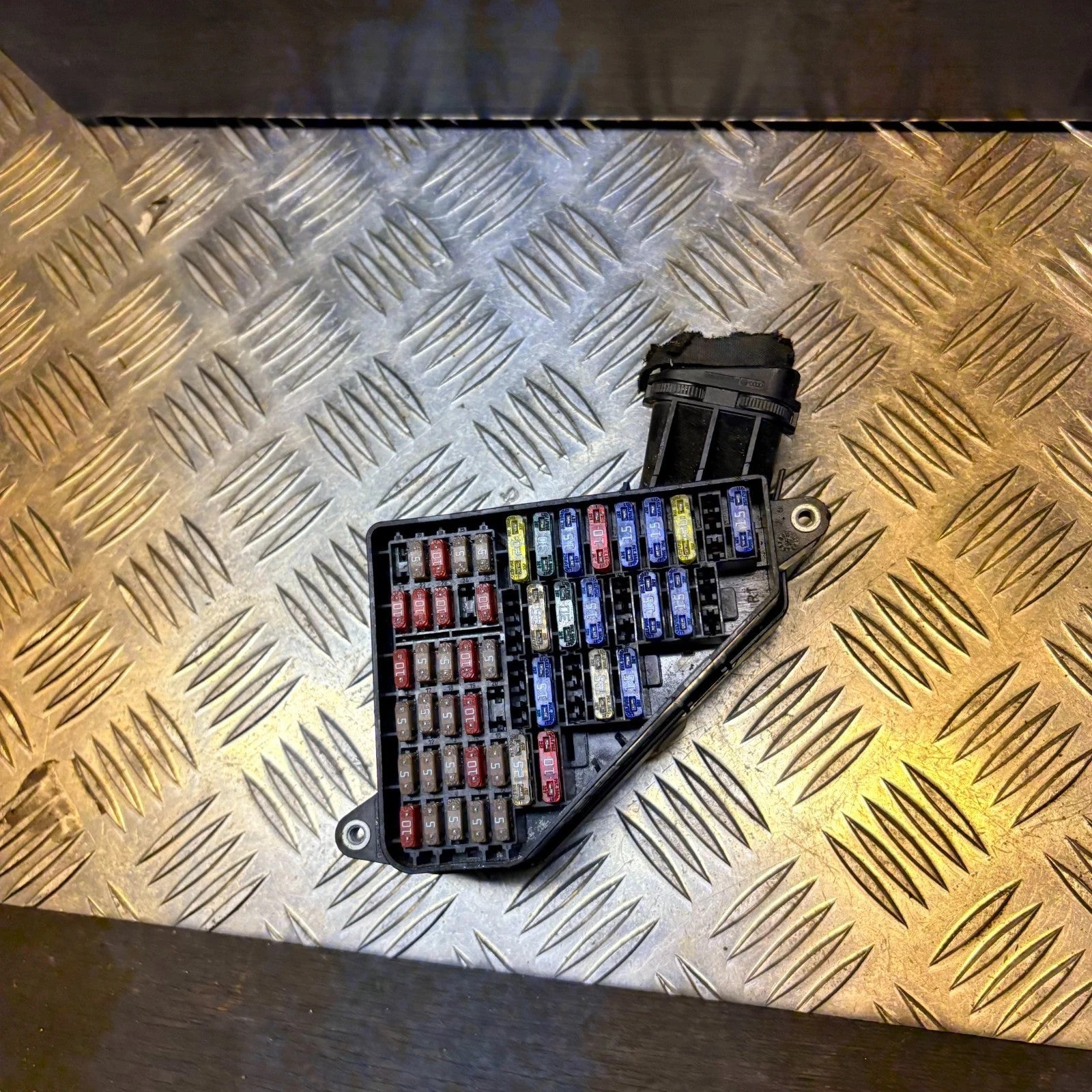 VOLKSWAGEN POLO 2009 FUSE BOX 400009645247