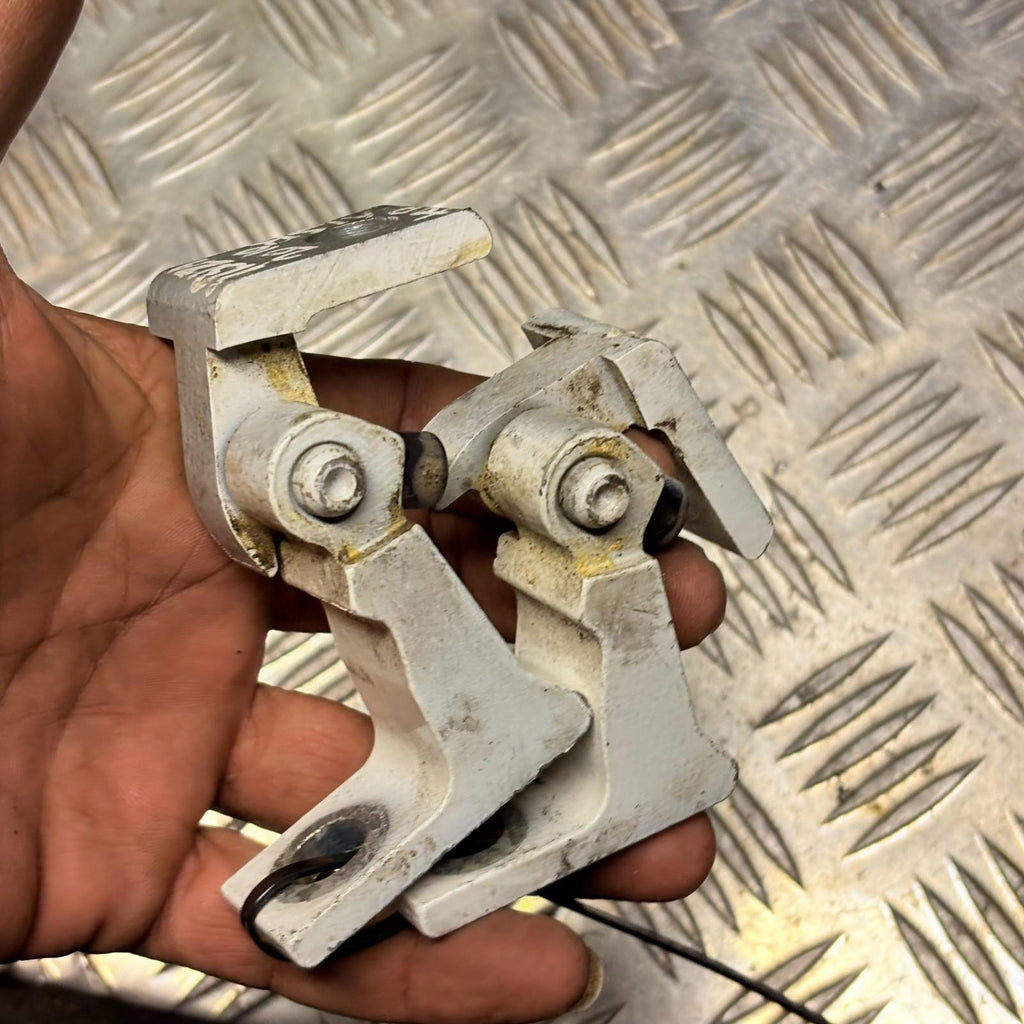 Rear Left Door Upper Hinge SEAT Ibiza 2010