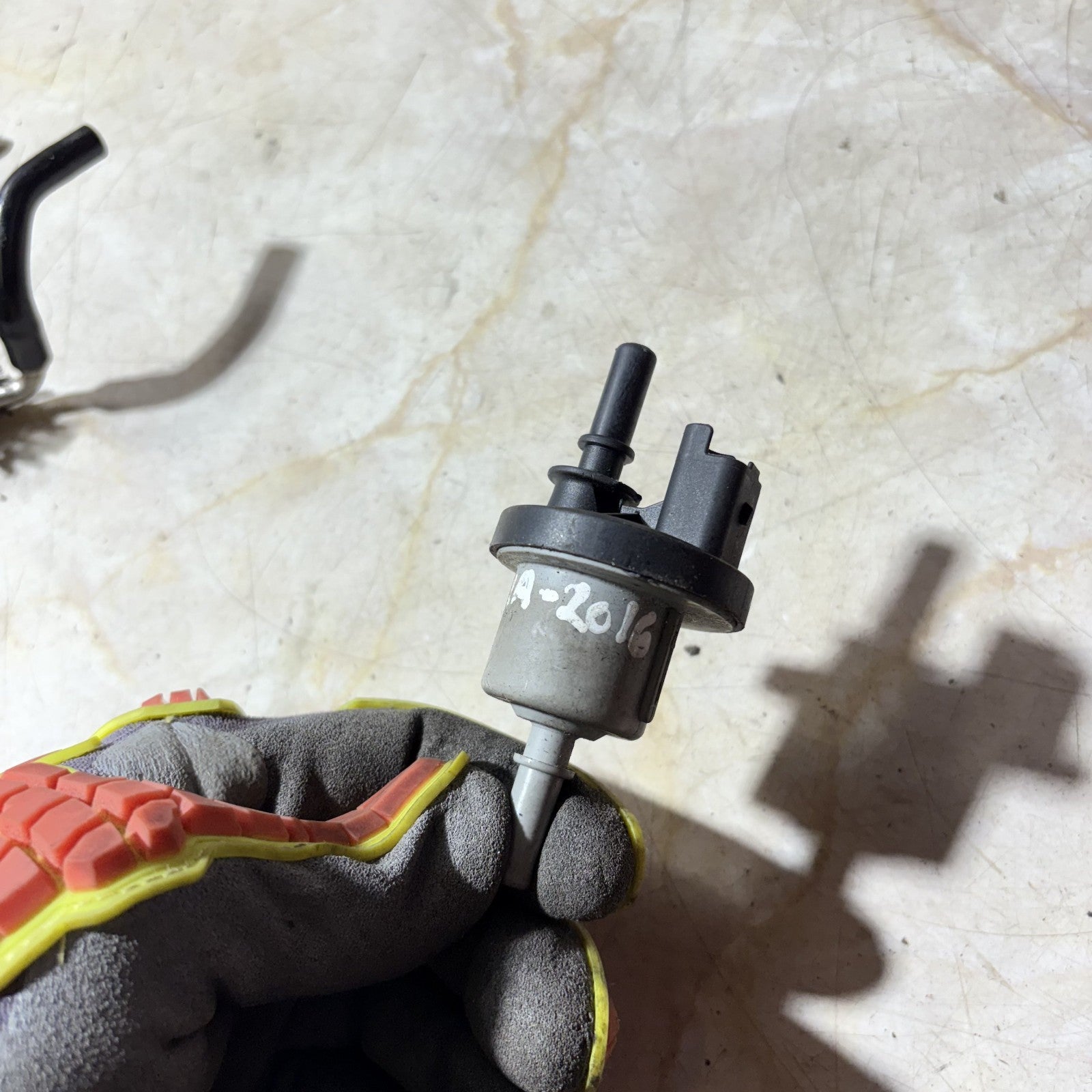 VACCUM VALVE DACIA LOGAN 2016 0.9 PETROL SOLENOID 269516045