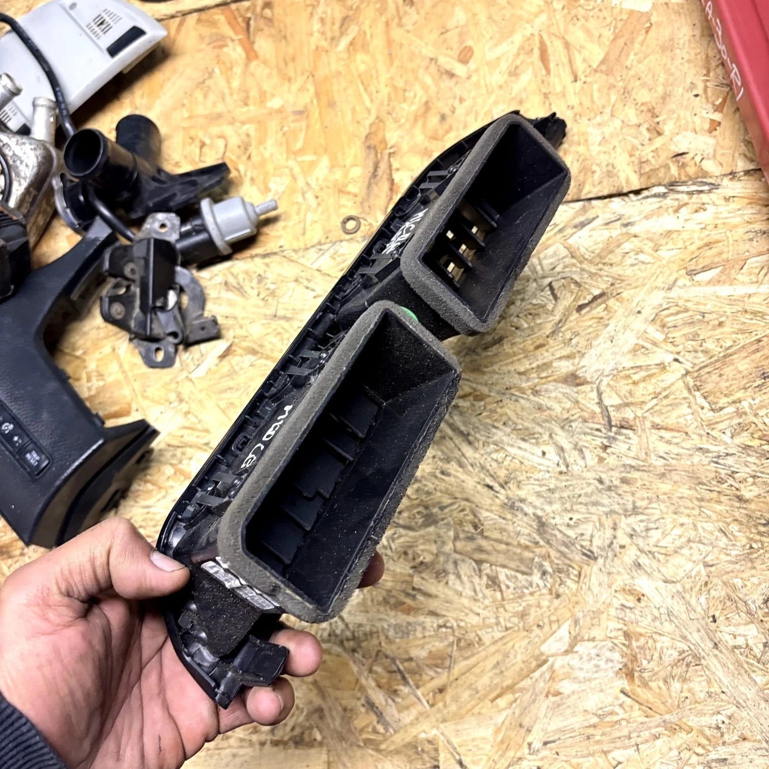 Nissan Micra MK5 K14 Centre Dash Air Vent LH 68751-5FA2A 06/2018-on