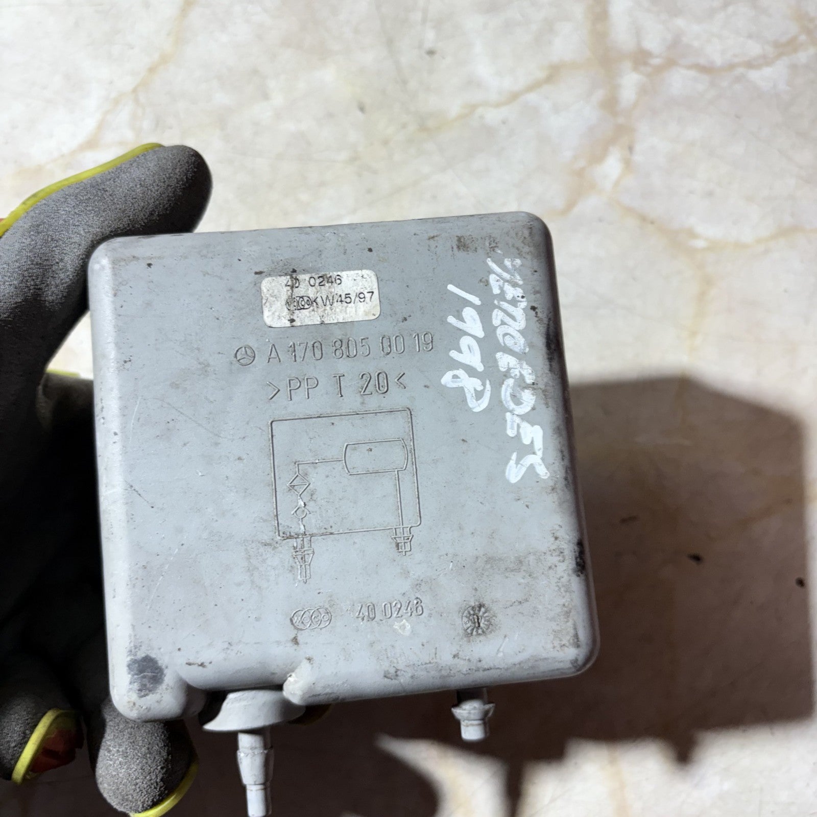 Mercedes SLK R170 SLK230/SLK320/SLK32 AMG Vacuum Tank Central Locking A170805001