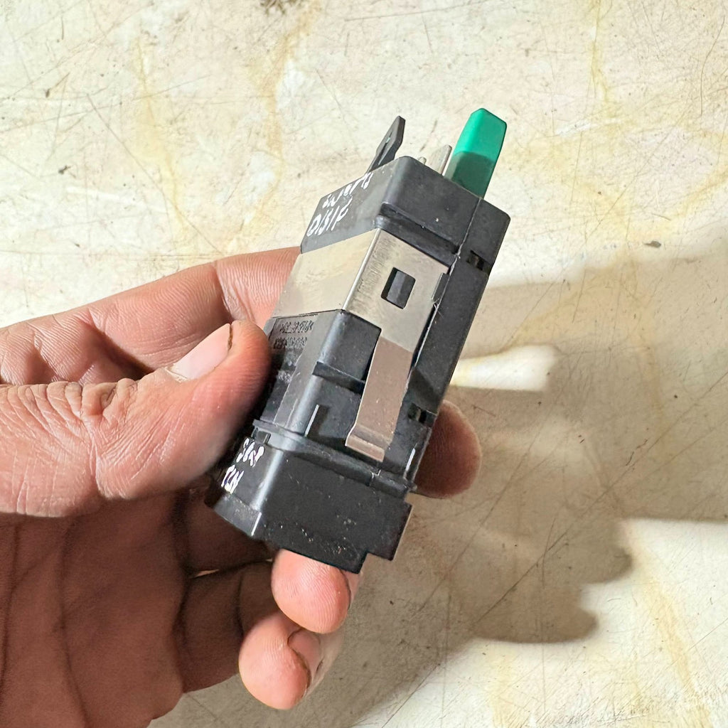 Skoda Superb Mk1 2001-2008 Front Right Seat Heating Switch 3U0963563