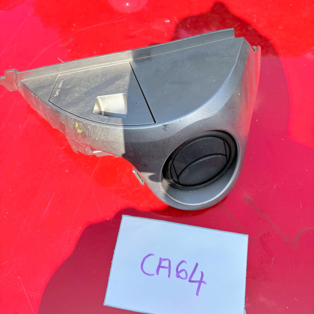 Mazda 2 MK2 2007-14 Passenger Front Left Side Dashboard Air Vent Trim D65164961