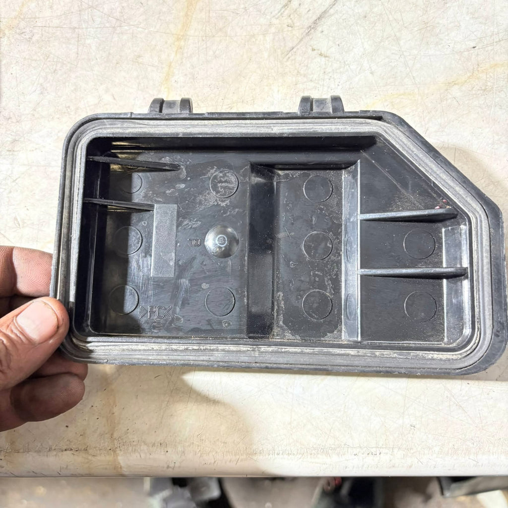 Ford Focus Mk1 Nearside Headlight Bulb dust cover 126149713824