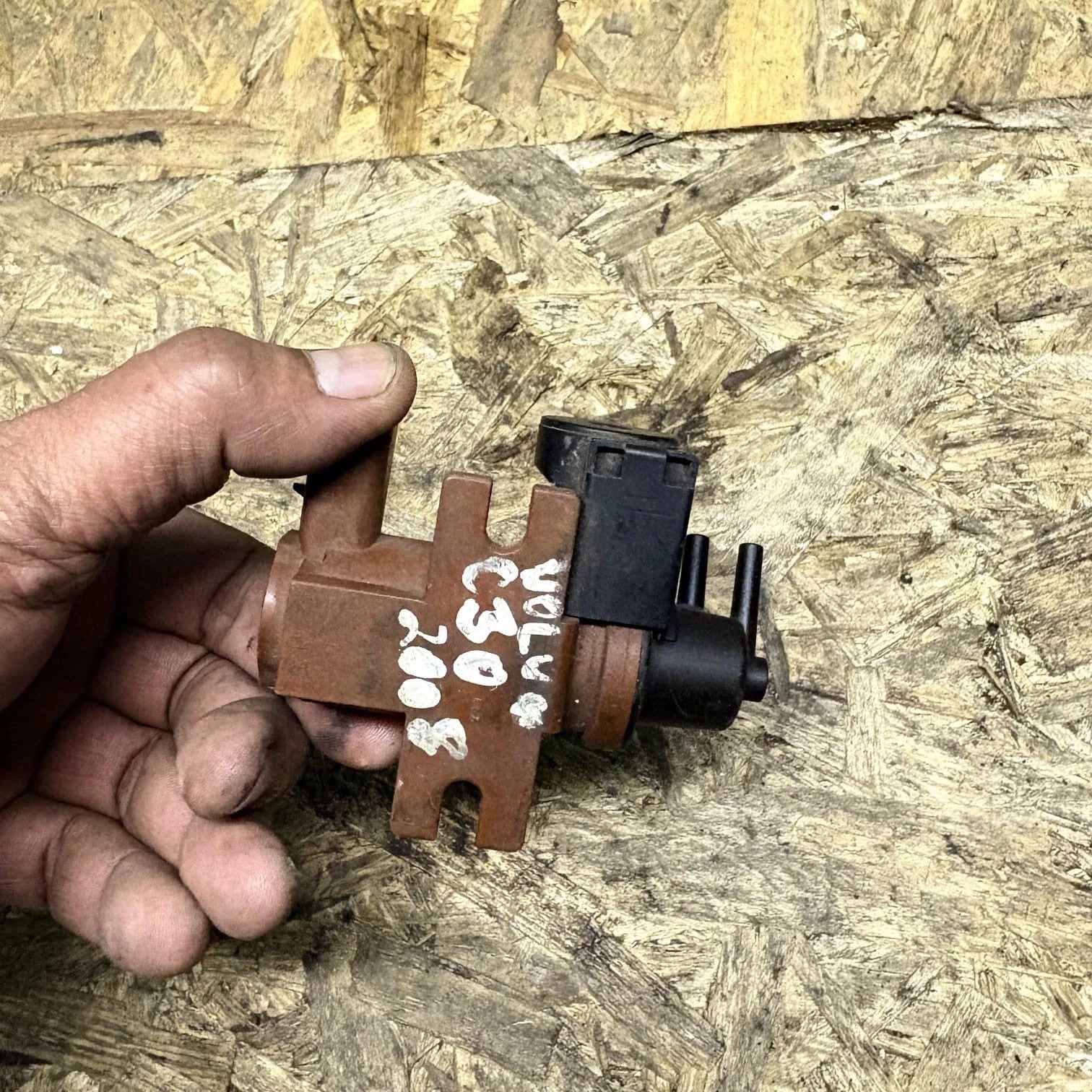 Volvo C30 2.0D D4204T 2007-2010 Turbo Boost Control Solenoid Valve 31216025