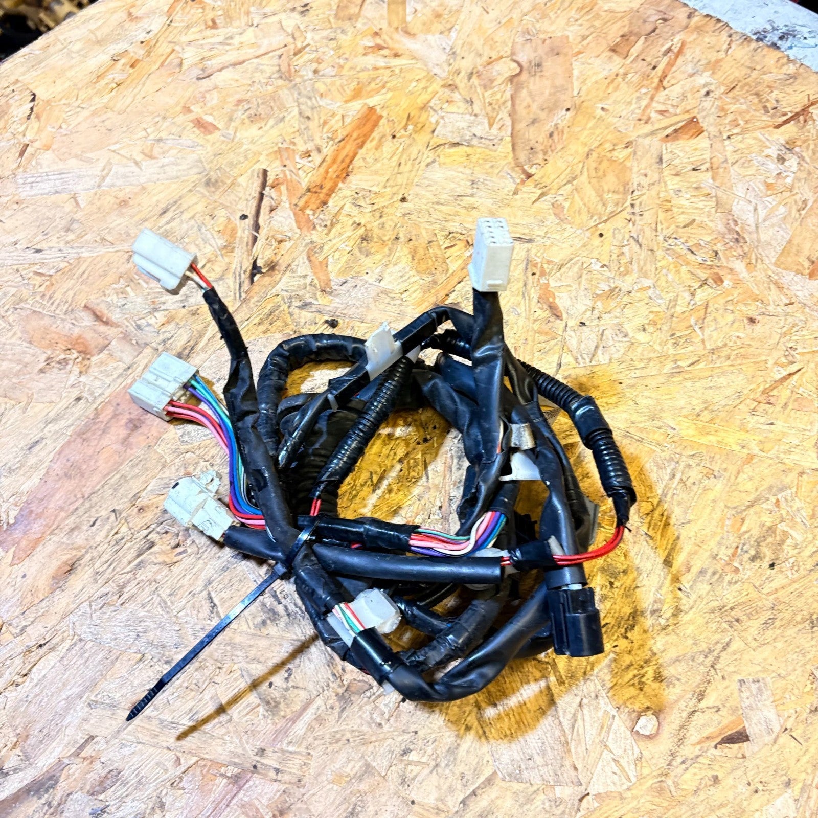 Daihatsu Sirion MK2 2009 Front right driver side door wiring loom A006642