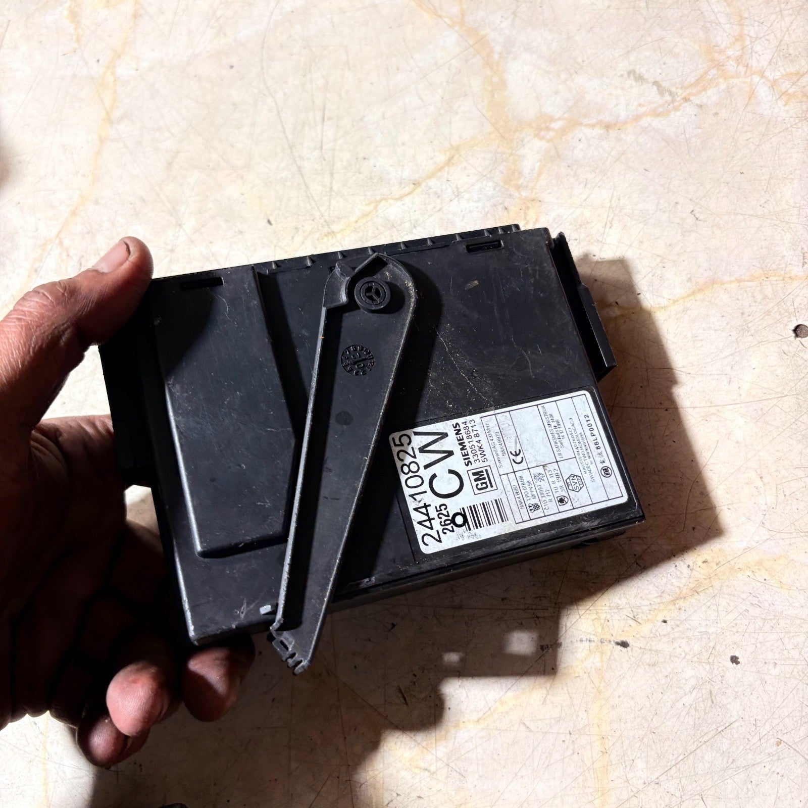 OPELCOMBO MK2 BCM BODY CONTROL MODULE 24410825 2001-2011