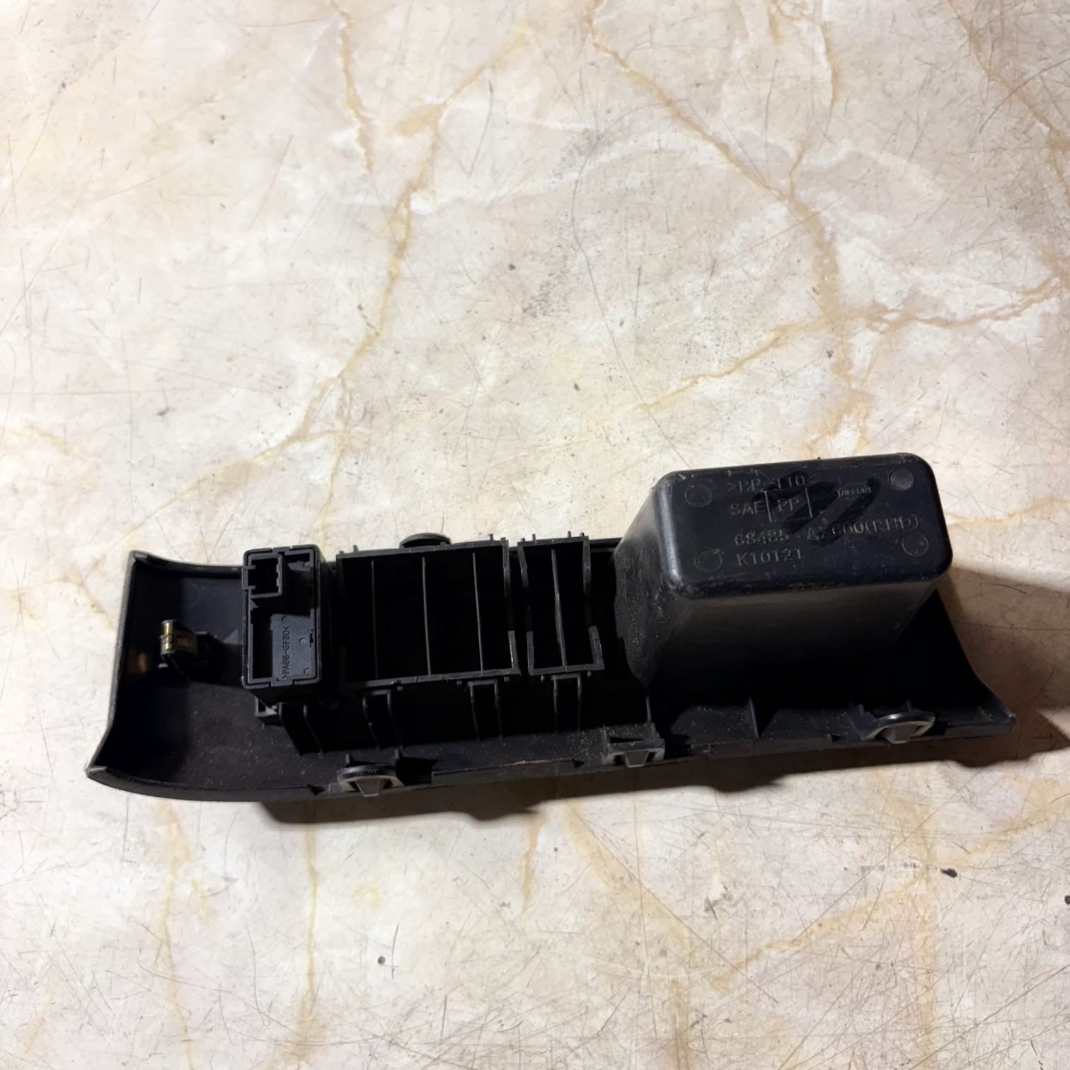 NISSAN MICRA MK3 2005 1L PETROL HEADLIGHT ADJUSTER 68485 AX600