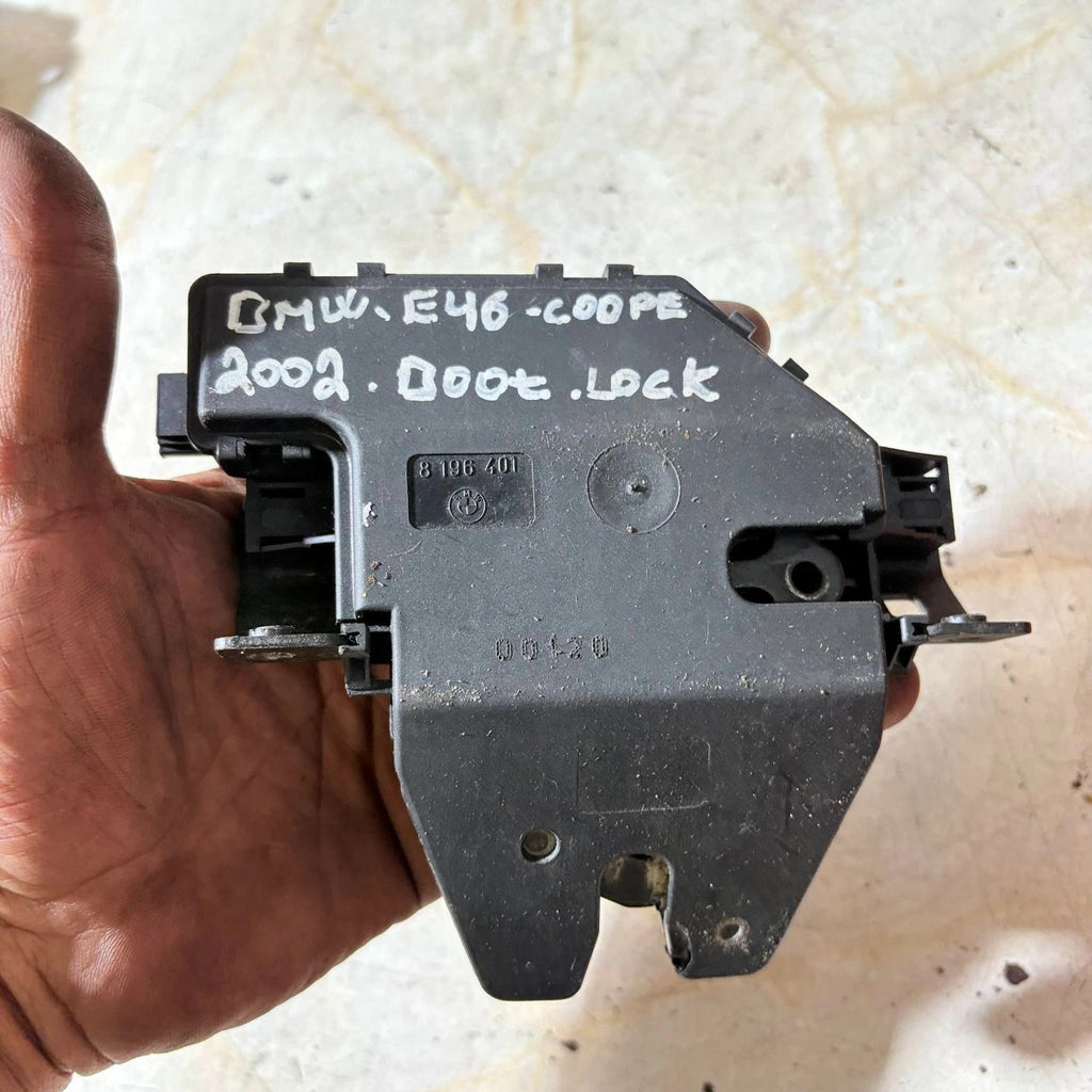 2002 BMW E46 COUPE LOCK TAILGATE 8 196 401