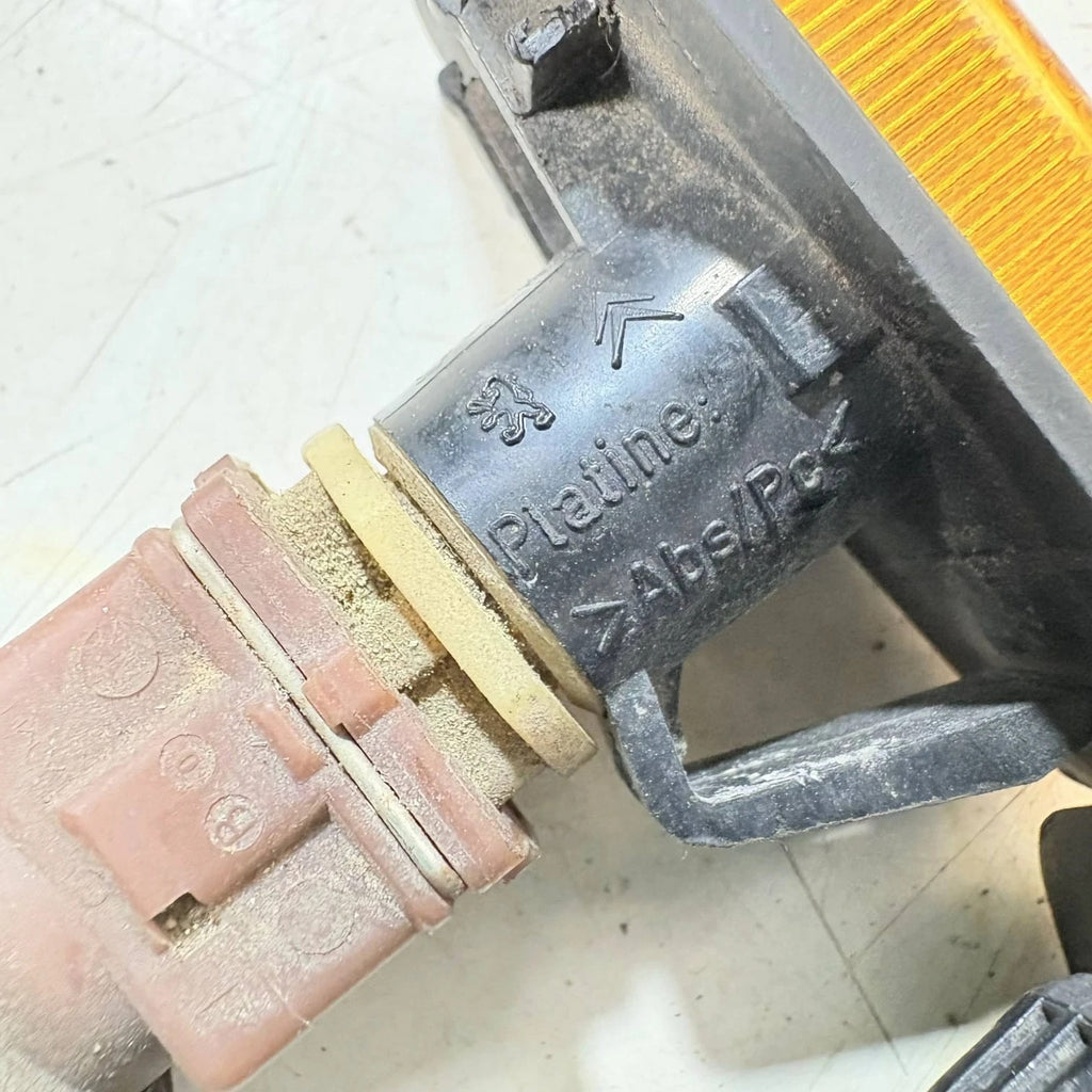 Peugeot Partner Left & Right Side Indicator 0191081 (2PIC)