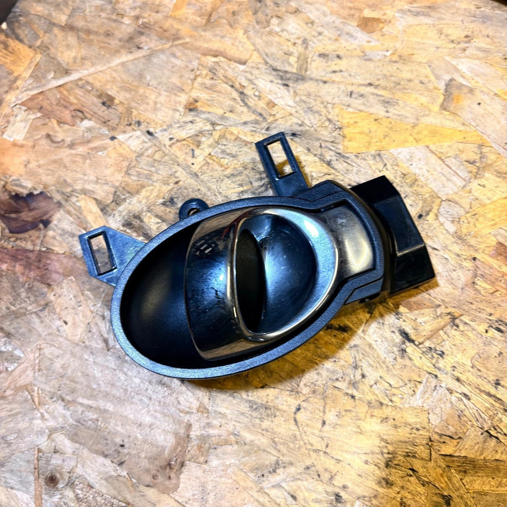 Nissan Juke Mk1 2010-2017 Left Passenger Front Interior Door Handle