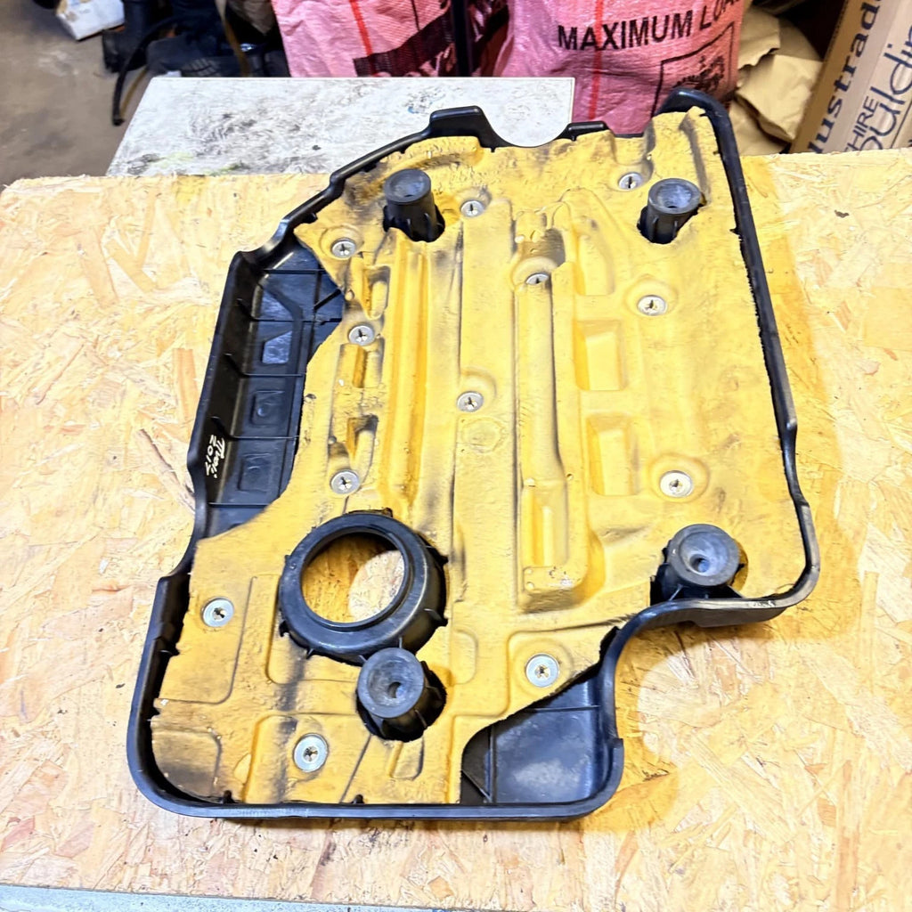 Ssangyong Tivoli Ex 1.6 Diesel 2017 ENGINE COVER A6730100214 Warranty A230