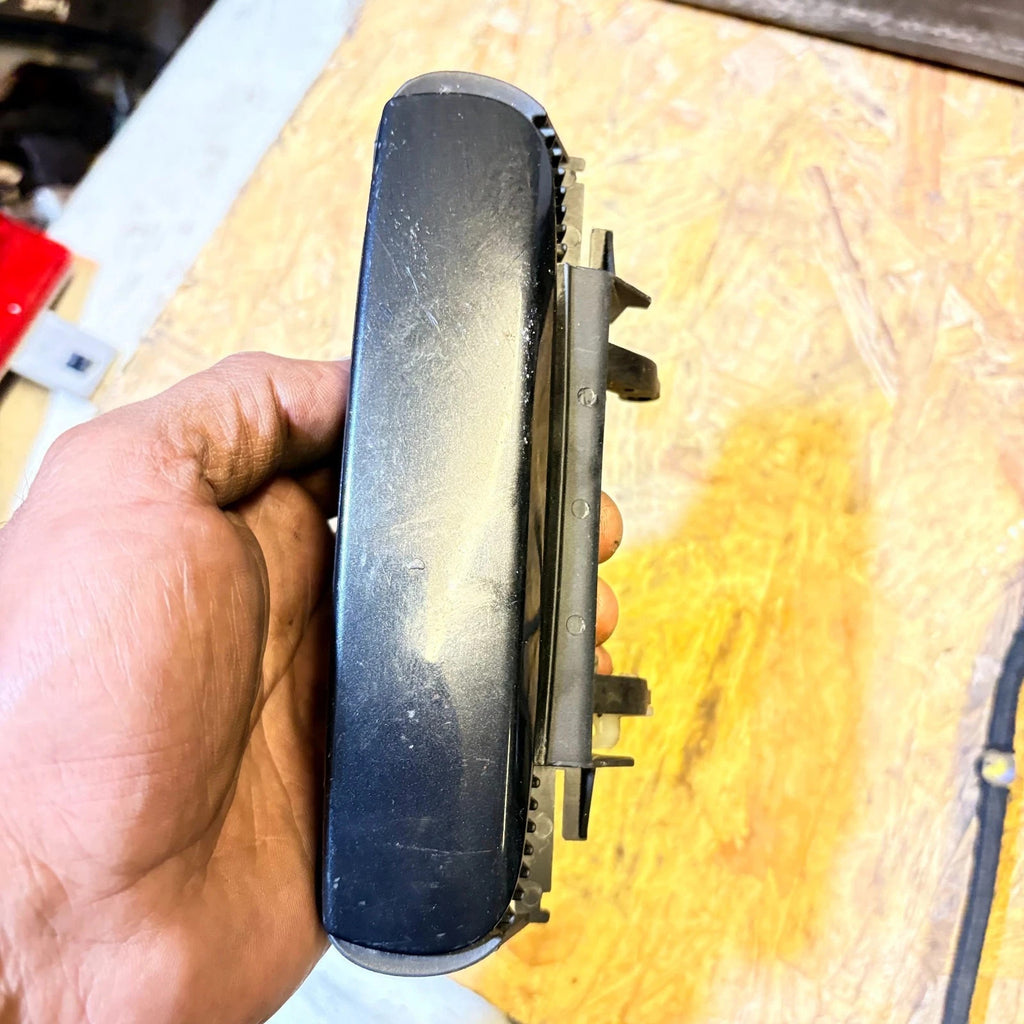 AUDI A3 8PA 5DR 2004-13 A4 B6 B7 2001-08 FRONT LEFT OUTER DOOR HANDLE 4B0839685