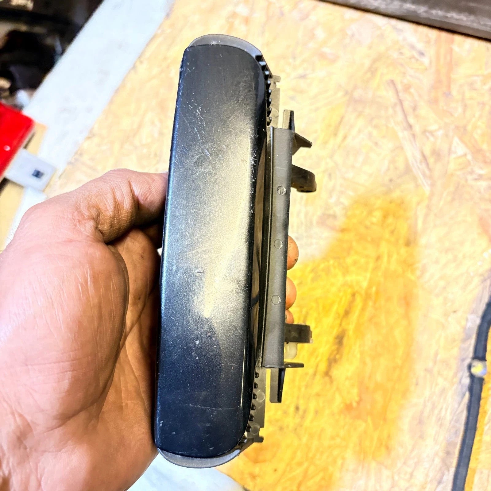 AUDI A3 8PA 5DR 2004-13 A4 B6 B7 2001-08 FRONT LEFT OUTER DOOR HANDLE 4B0839685