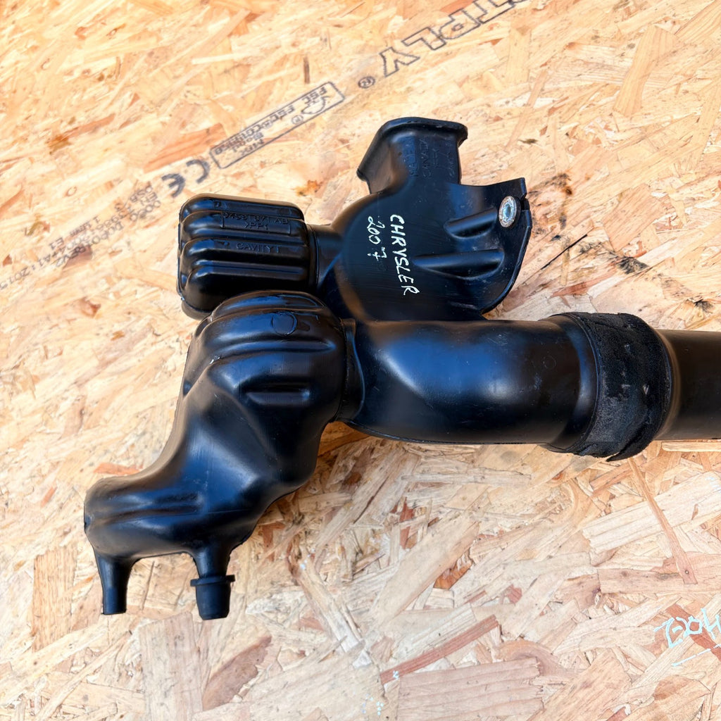 CHRYSLER 300C AIR INTAKE RESONATOR BOX PIPE 04591871AB 2007