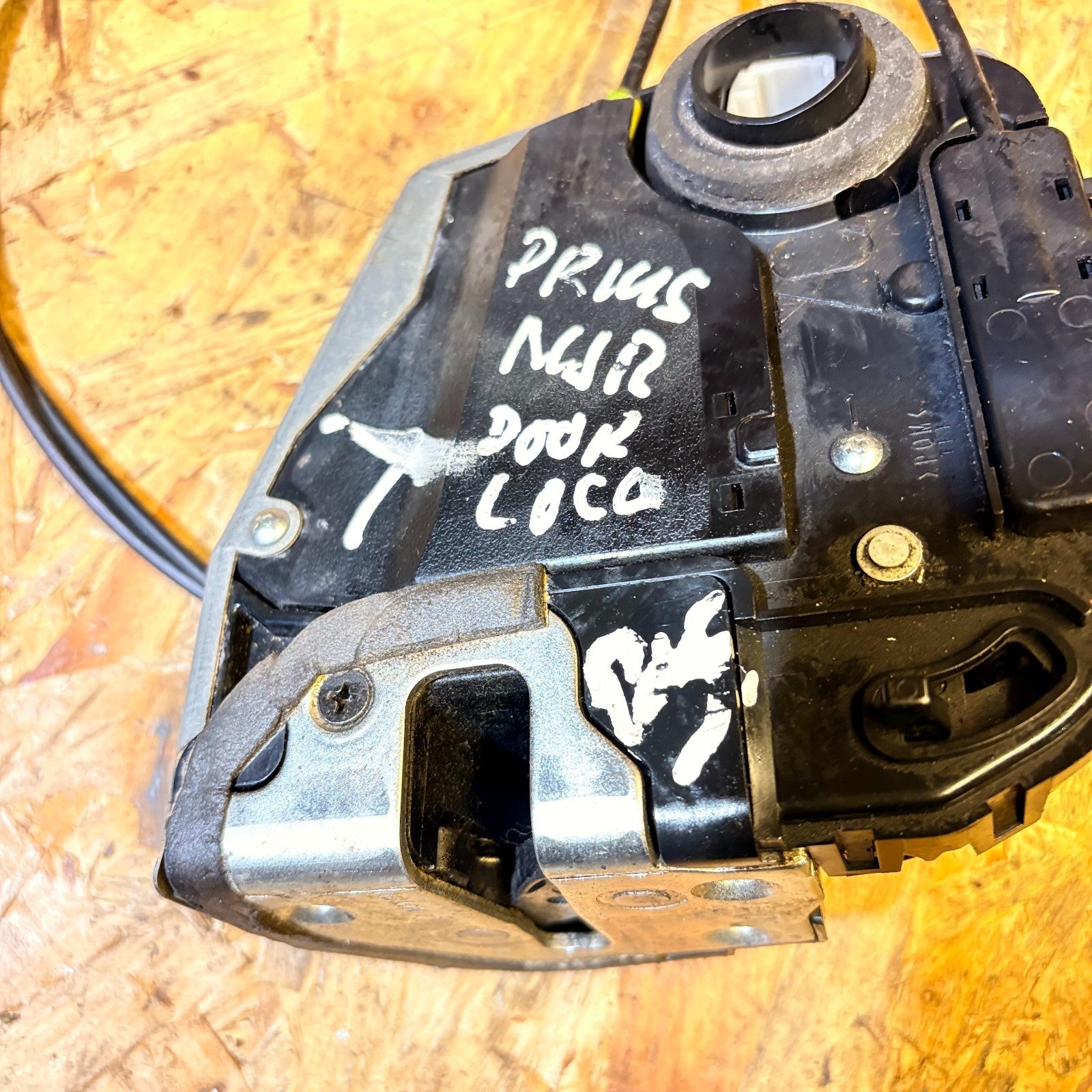 TOYOTA PRIUS MK2 05-09 REAR LEFT PASSENGERS DOOR LOCK MECHANISM 69274-47020