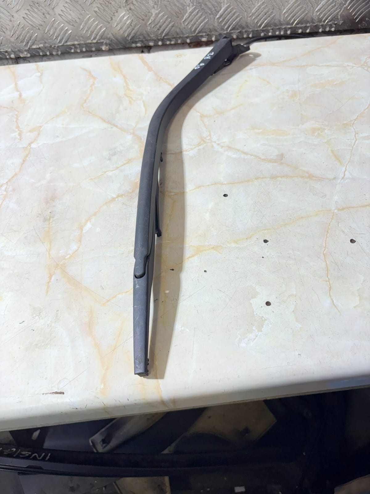 BMW X5 E53 2000-2006 Front RH Windscreen Wiper Arm & Blade 61617075612 7075612