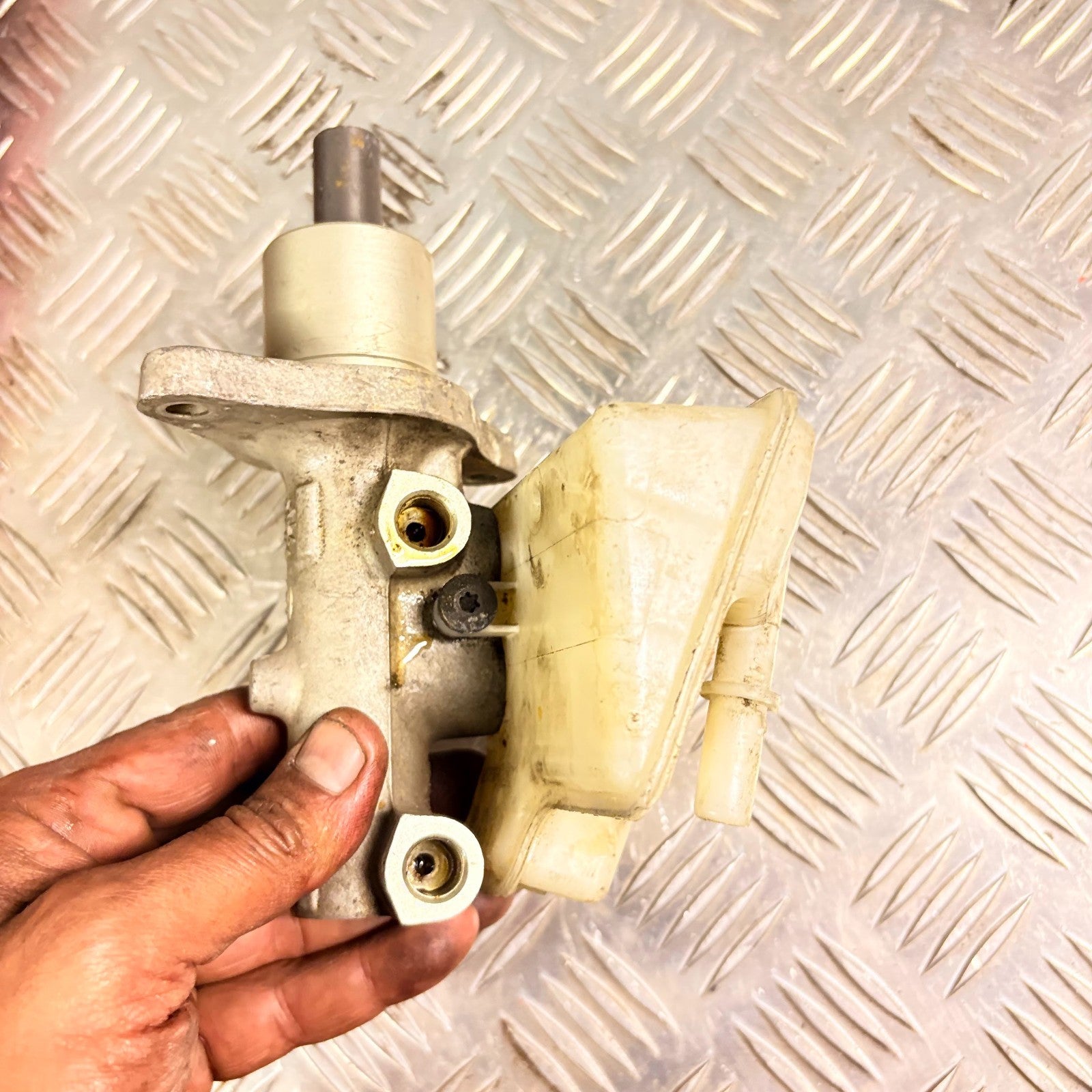 FORD FOCUS C-MAX 2005 BRAKE MASTER CYLINDER 033508-86401