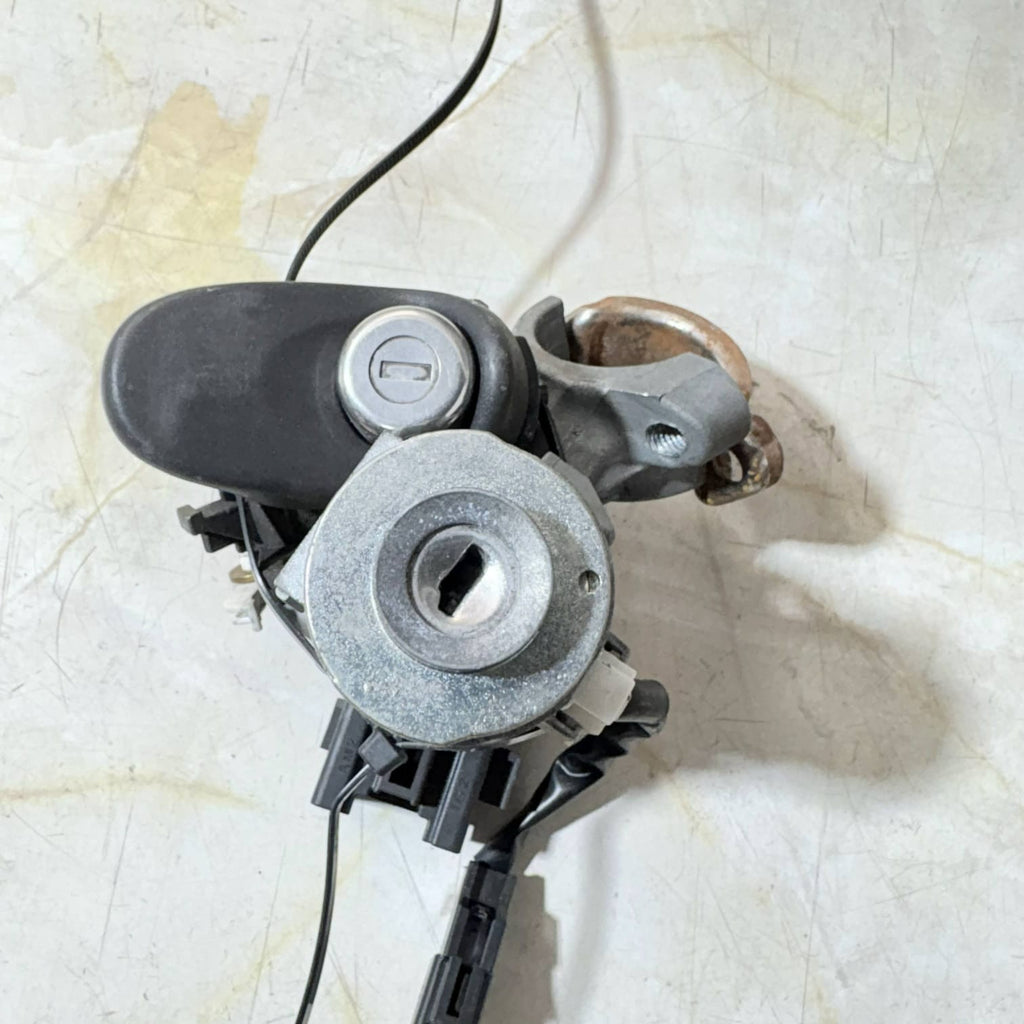 MIRAGE V Ignition Lock Barrel +Key U-SHIN LTD HONDA