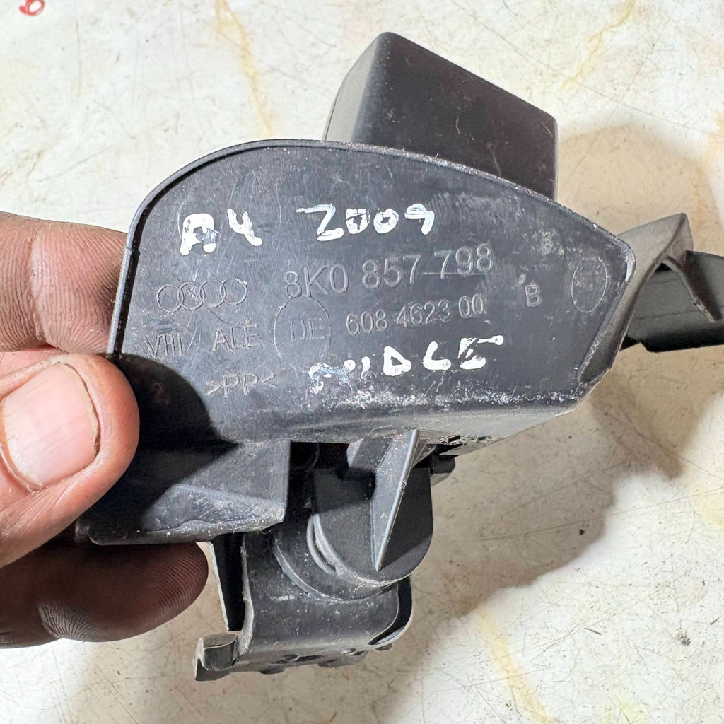 AUDI A4 B8 2008-2015 REAR RIGHT O/S SEAT BELT BUCKLE STALK 8K0857740B01C