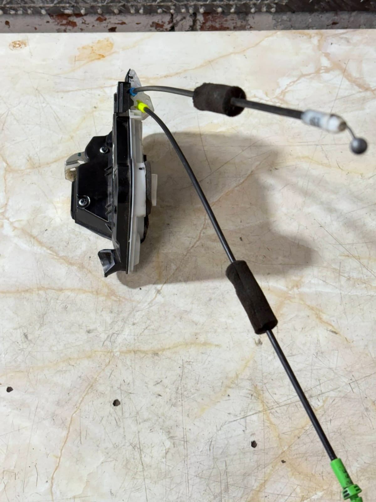 2010 Toyota Corolla Front Left Driver Side Actuator Door Latch Lock