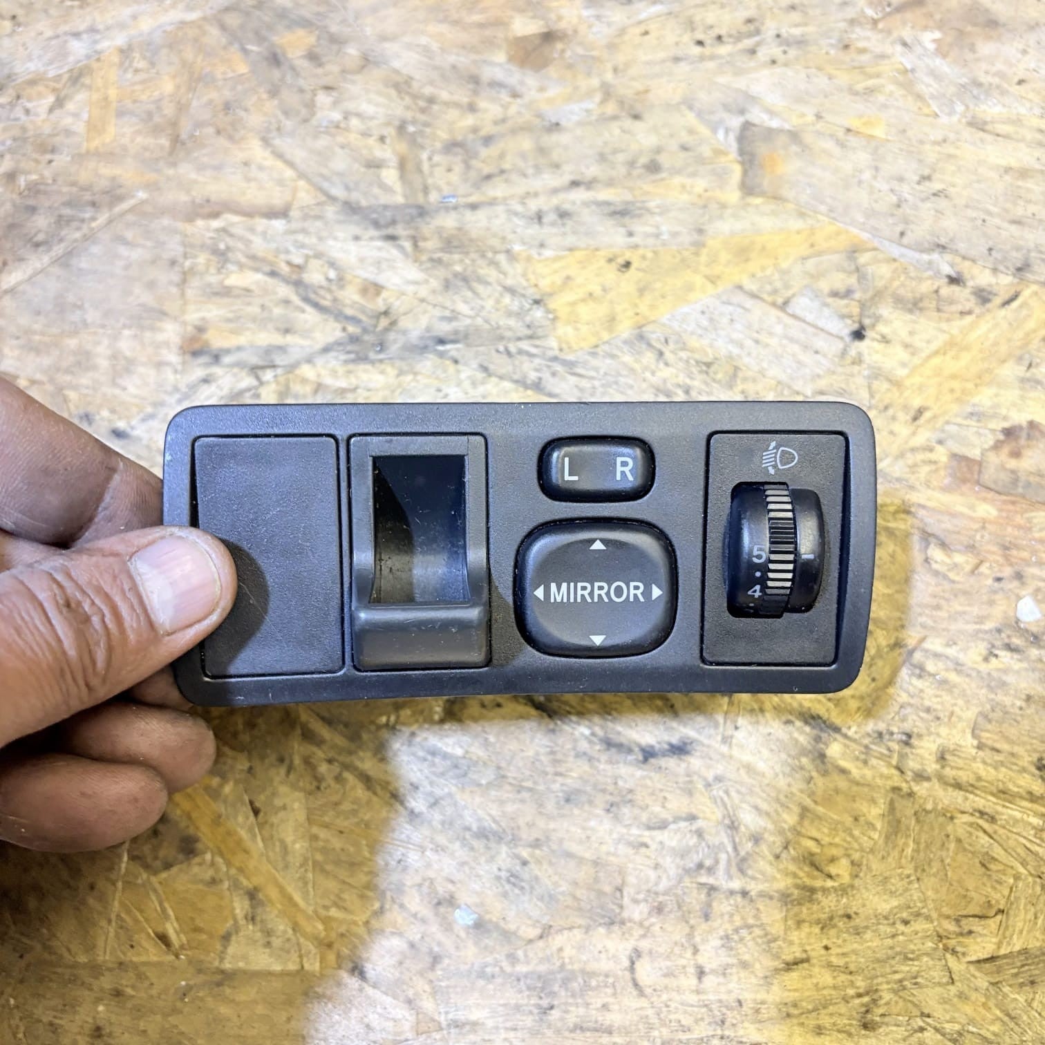 TOYOTA COROLLA 2003-2008 E120 ELECTRIC MIRROR SWITCH PANEL-183574 777663