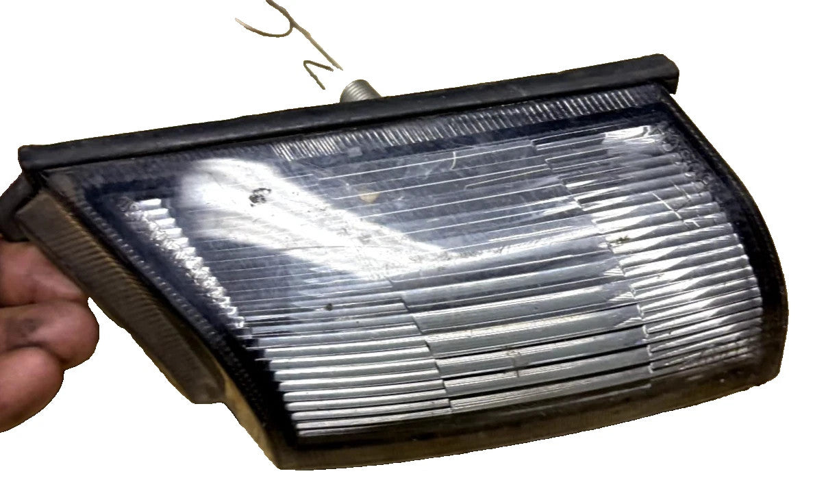 Proton Saga 1990-1991 Front Left Corner/Parking Lamp Bosch PW501617 1305230067