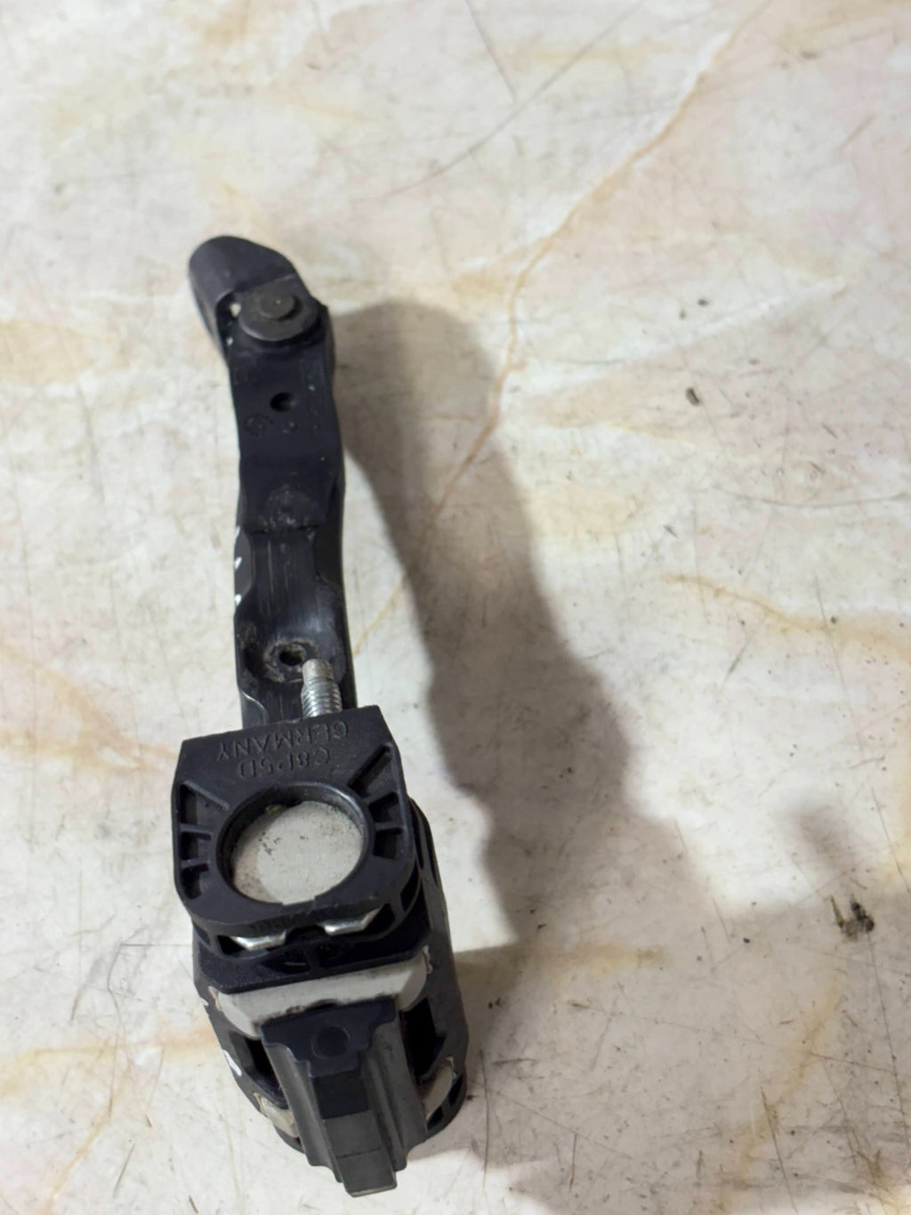 VOLVO C30 2009-PASSENGER SIDE FRONT LEFT DOOR CHECK STRAP 31217750